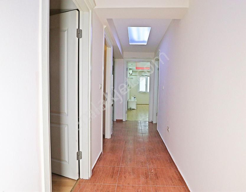 Simge'den 10 Yaşında Asansörlü Kapalı Otoparklı Arakat Daire - Görsel 9