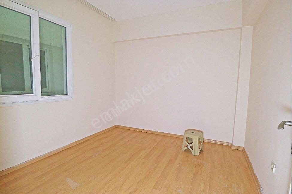 Simge'den 10 Yaşında Asansörlü Kapalı Otoparklı Arakat Daire - Görsel 15