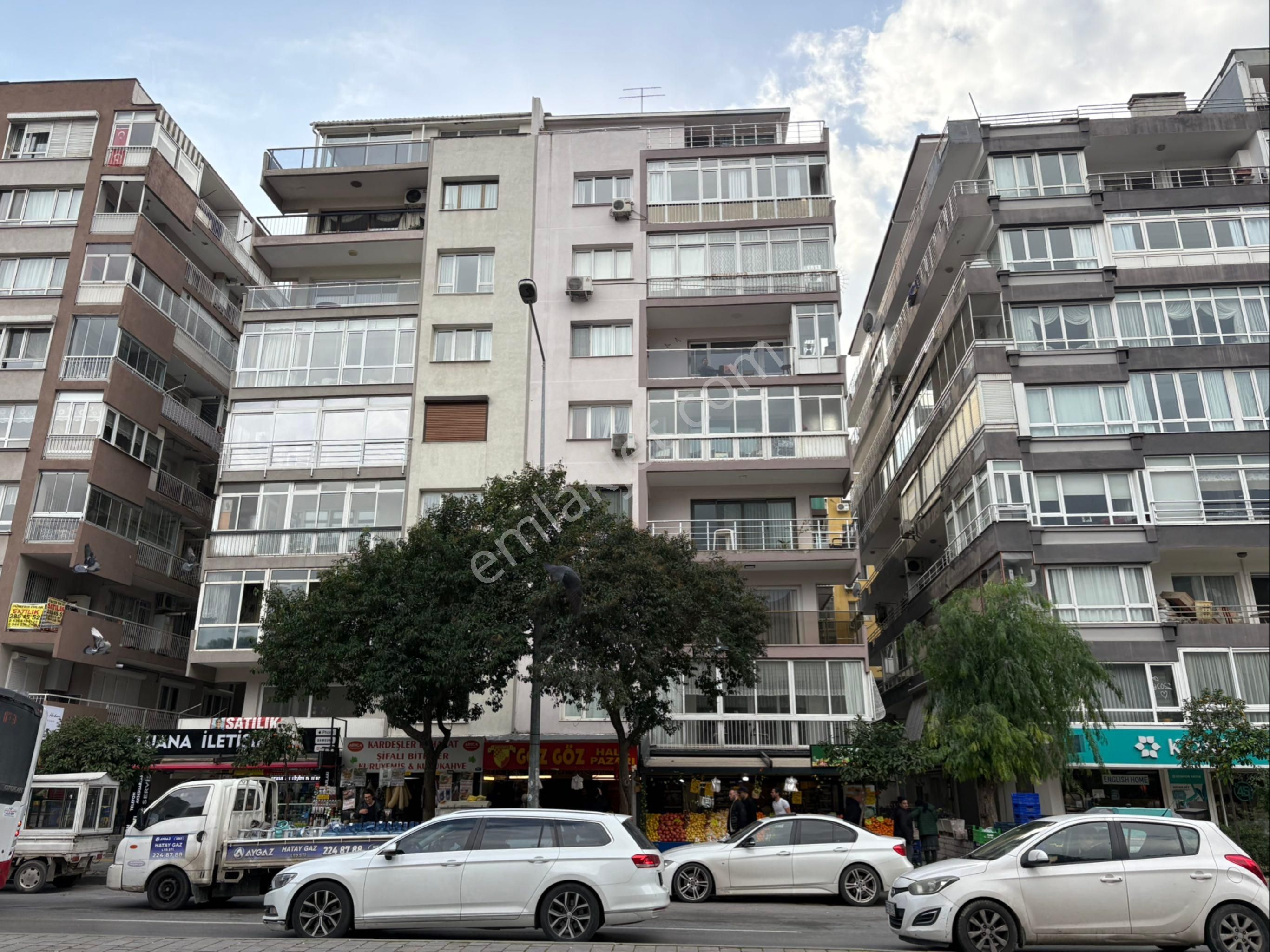 İzmir İnönü Caddesi Göztepe Stat Karşısı Full Yapılı 3+1 Satılık Daire