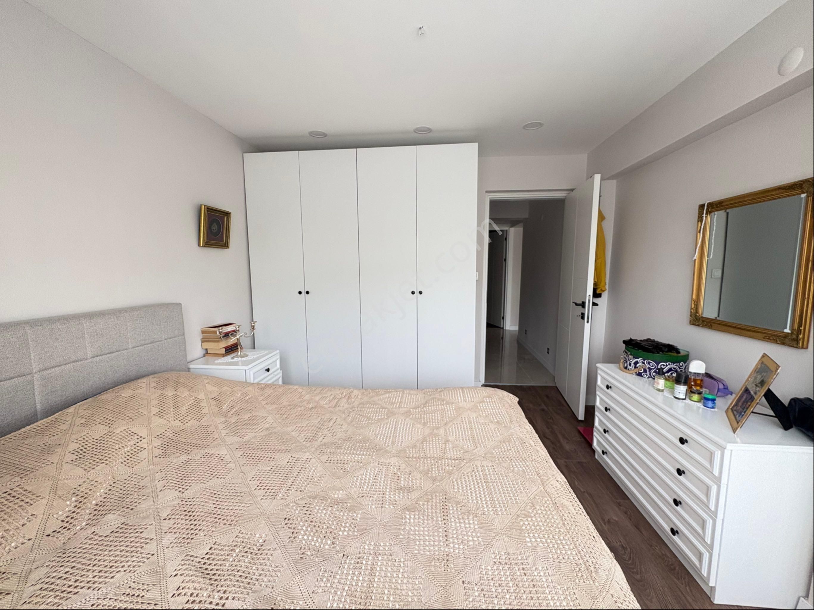 İzmir İnönü Caddesi Göztepe Stat Karşısı Full Yapılı 3+1 Satılık Daire - Görsel 17