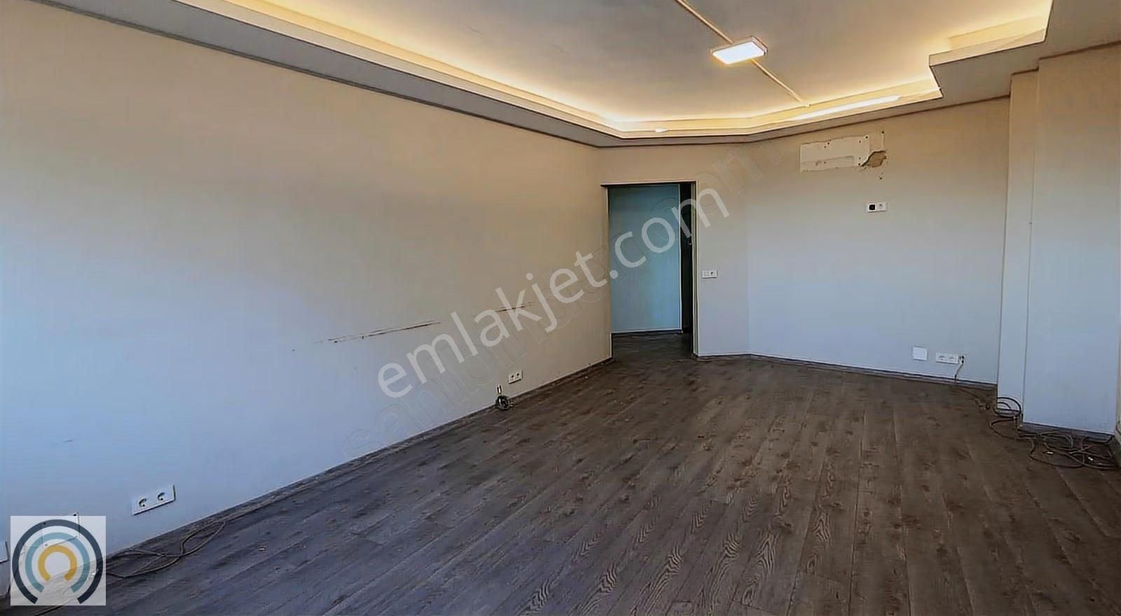 Cumhuriyet Meydanınıda Deniz Manzaralı Kiralık Ofis - Görsel 13