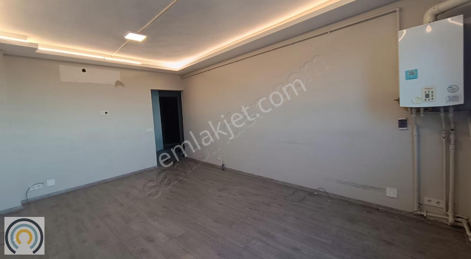 Cumhuriyet Meydanınıda Deniz Manzaralı Kiralık Ofis - Görsel 15