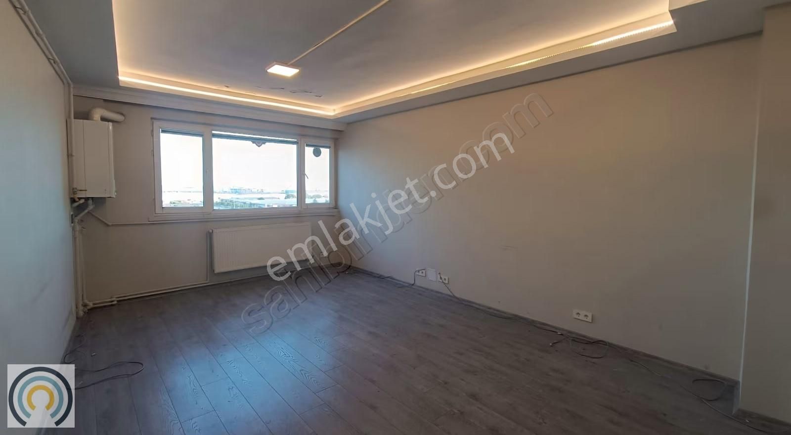 Cumhuriyet Meydanınıda Deniz Manzaralı Kiralık Ofis - Görsel 6