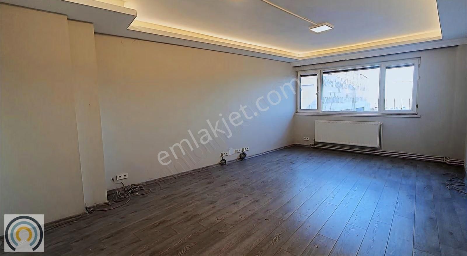 Cumhuriyet Meydanınıda Deniz Manzaralı Kiralık Ofis - Görsel 14