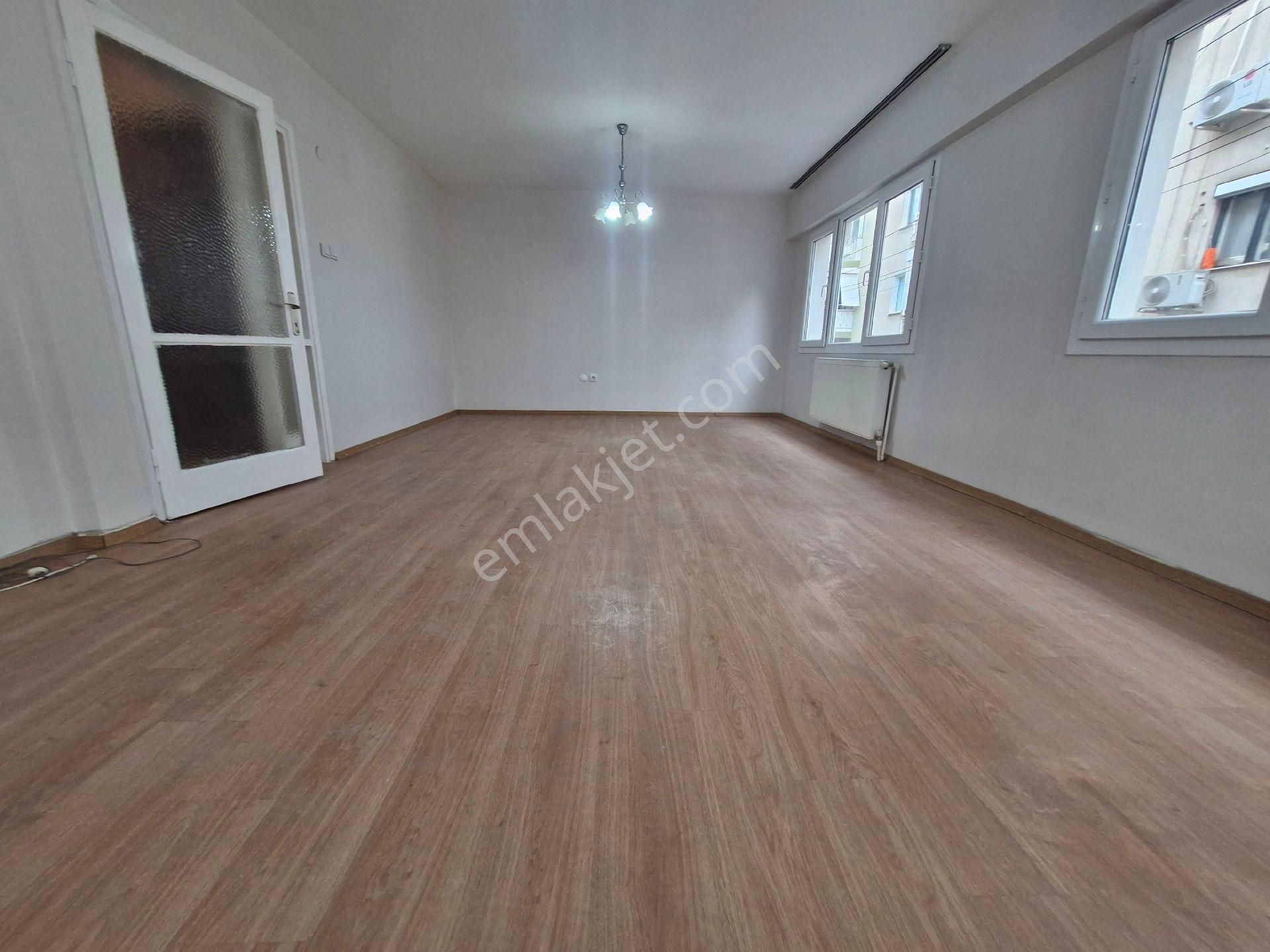 Bahariyede 3+1 Köşe Kat Avantajlı Tadilatlı Arakat Doğalgazlı Mkd Den - Görsel 2