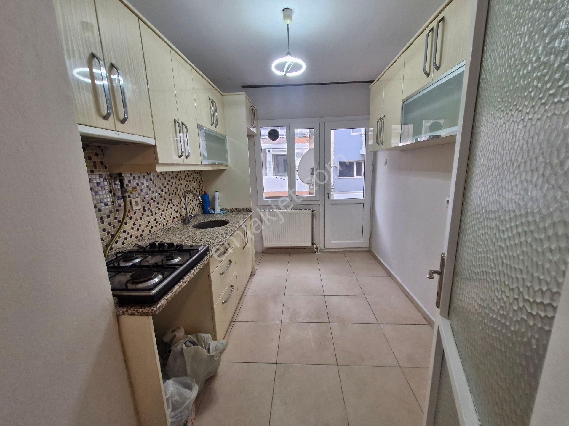 Bahariyede 3+1 Köşe Kat Avantajlı Tadilatlı Arakat Doğalgazlı Mkd Den - Görsel 3