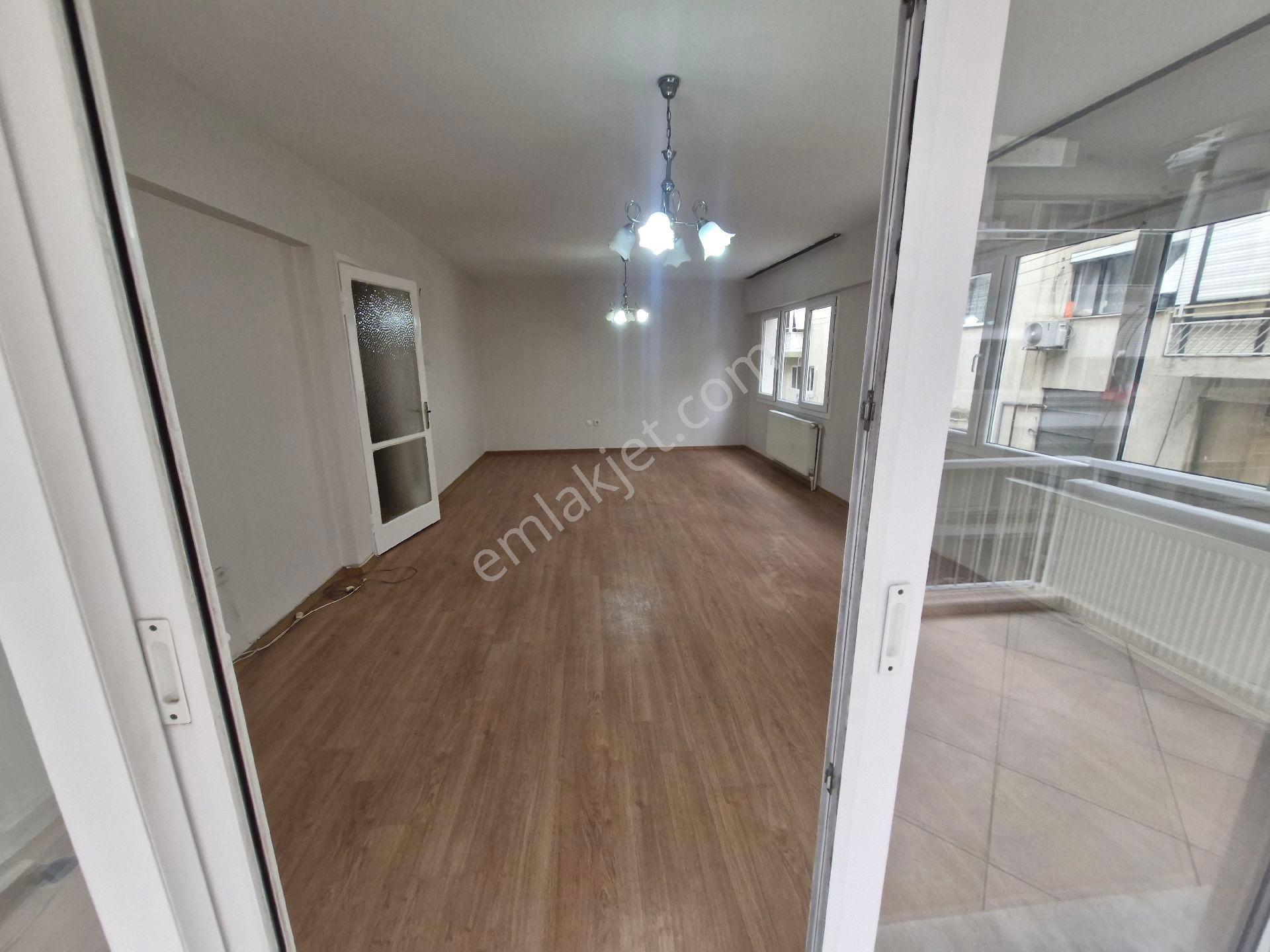 Bahariyede 3+1 Köşe Kat Avantajlı Tadilatlı Arakat Doğalgazlı Mkd Den - Görsel 9