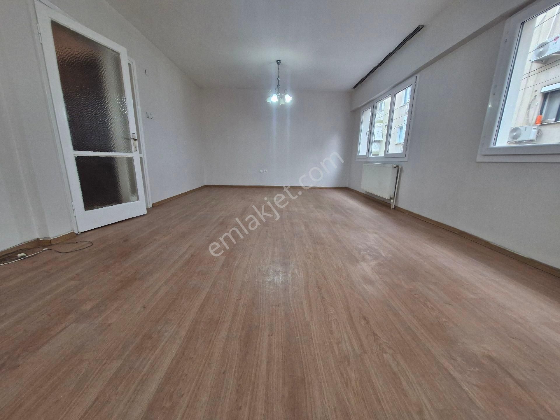 Bahariyede 3+1 Köşe Kat Avantajlı Tadilatlı Arakat Doğalgazlı Mkd Den - Görsel 8