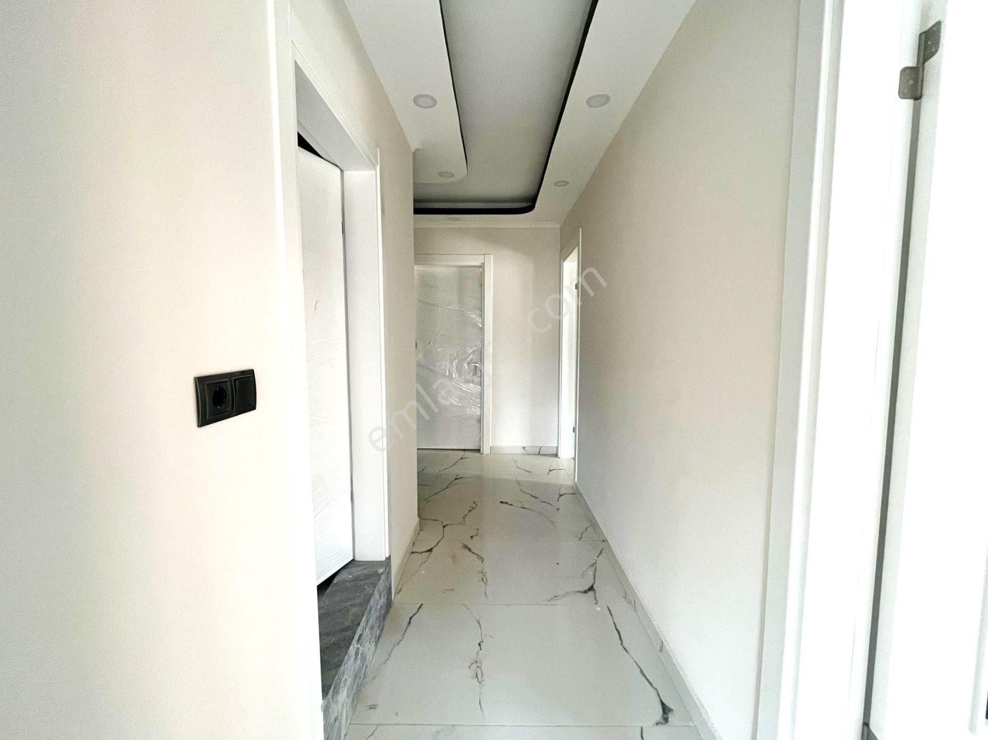 Aygül'den Akçay'da Site İçi Sıfır Ara Kat Ön Cephe Ayrı Mutfaklı Ebeveyn Banyolu 2+1 Satılık Daire - Görsel 21