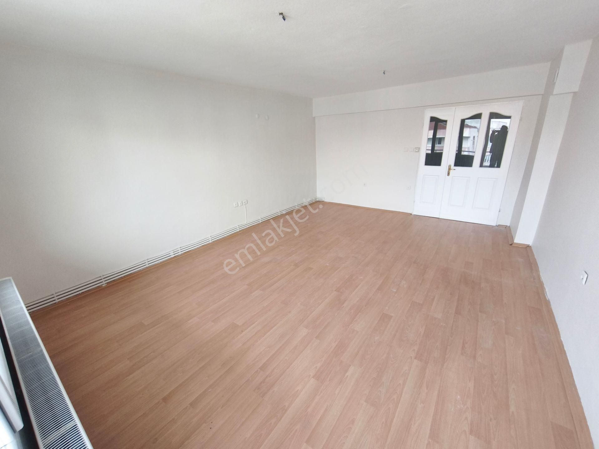 Feridun Pözüt Caddesi Üzerinde Çift Cephe Çift Balkon Kiralık 3+1 Daire - Görsel 5