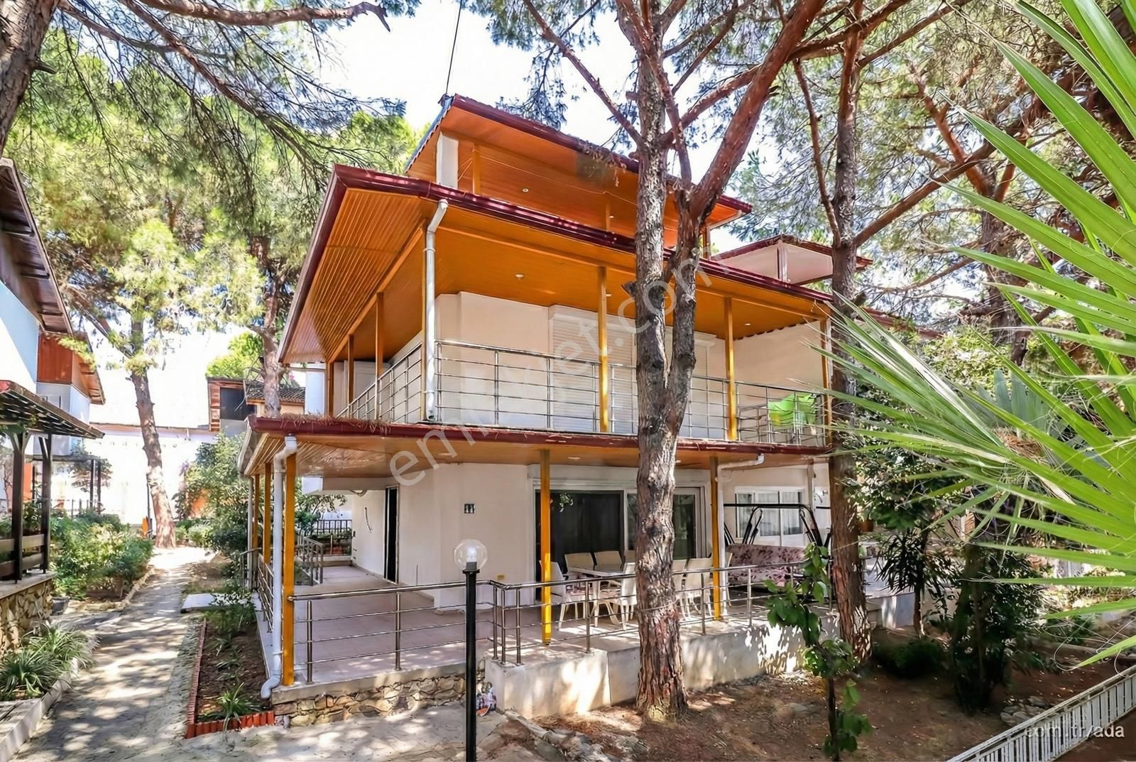 Kuşadası Mistur Sitesi'nde Satılık Triplex Villa