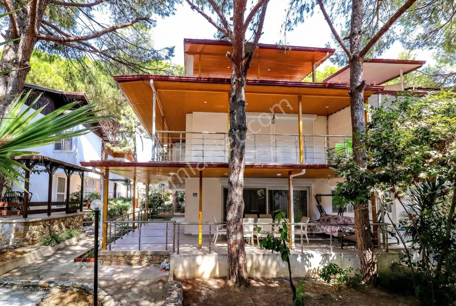 Kuşadası Mistur Sitesi'nde Satılık Triplex Villa - Görsel 2