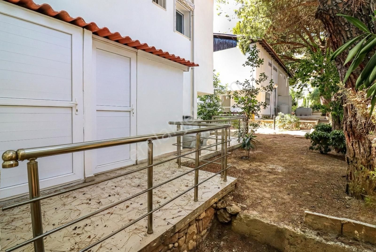 Kuşadası Mistur Sitesi'nde Satılık Triplex Villa - Görsel 11