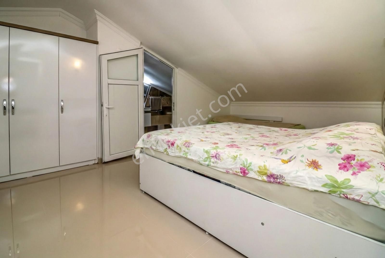 Kuşadası Mistur Sitesi'nde Satılık Triplex Villa - Görsel 26