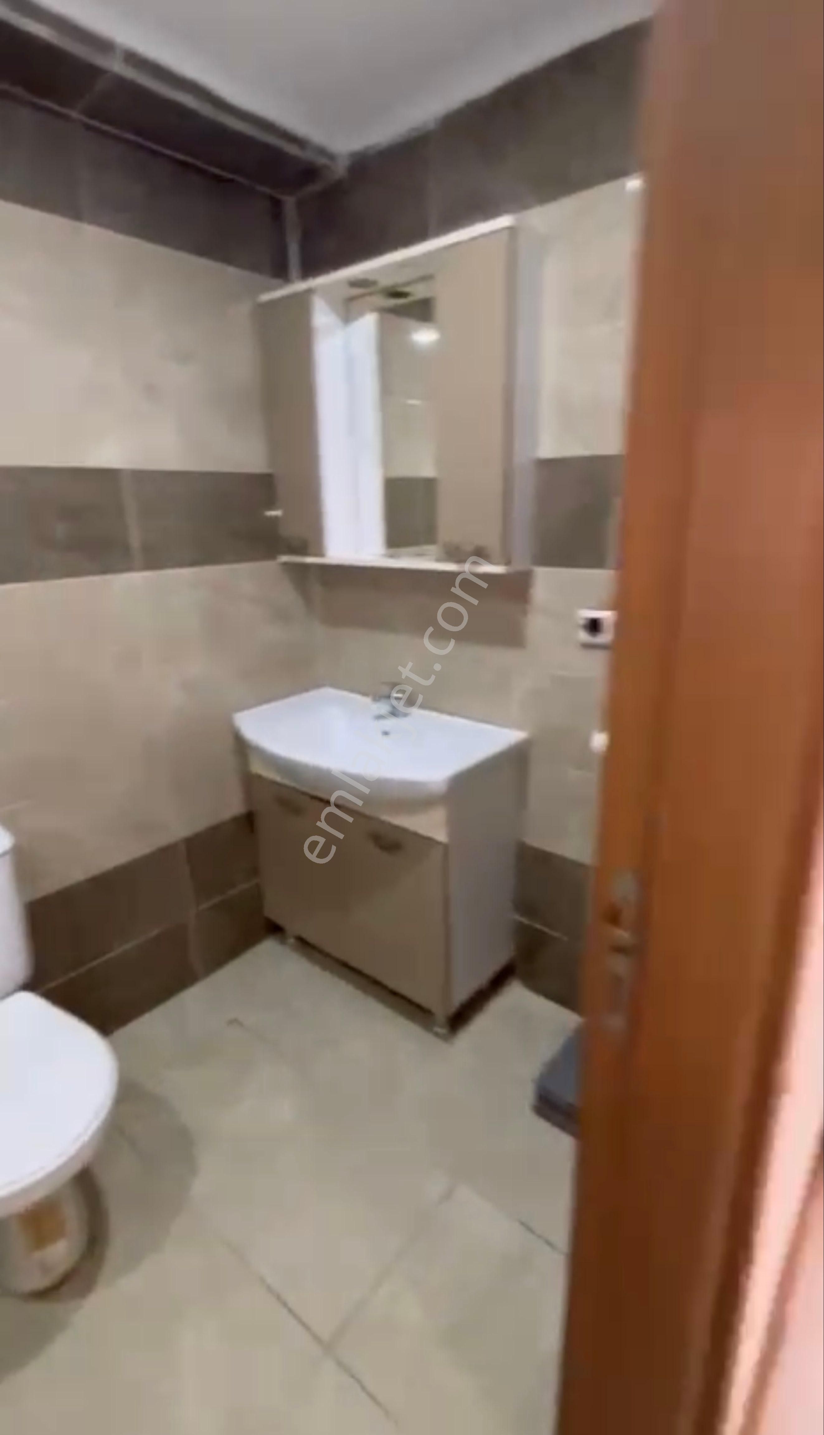 Kıraç Meydanda Asansörlü Asansör Aktıf Herkese Uygun Yenı Bına - Görsel 8