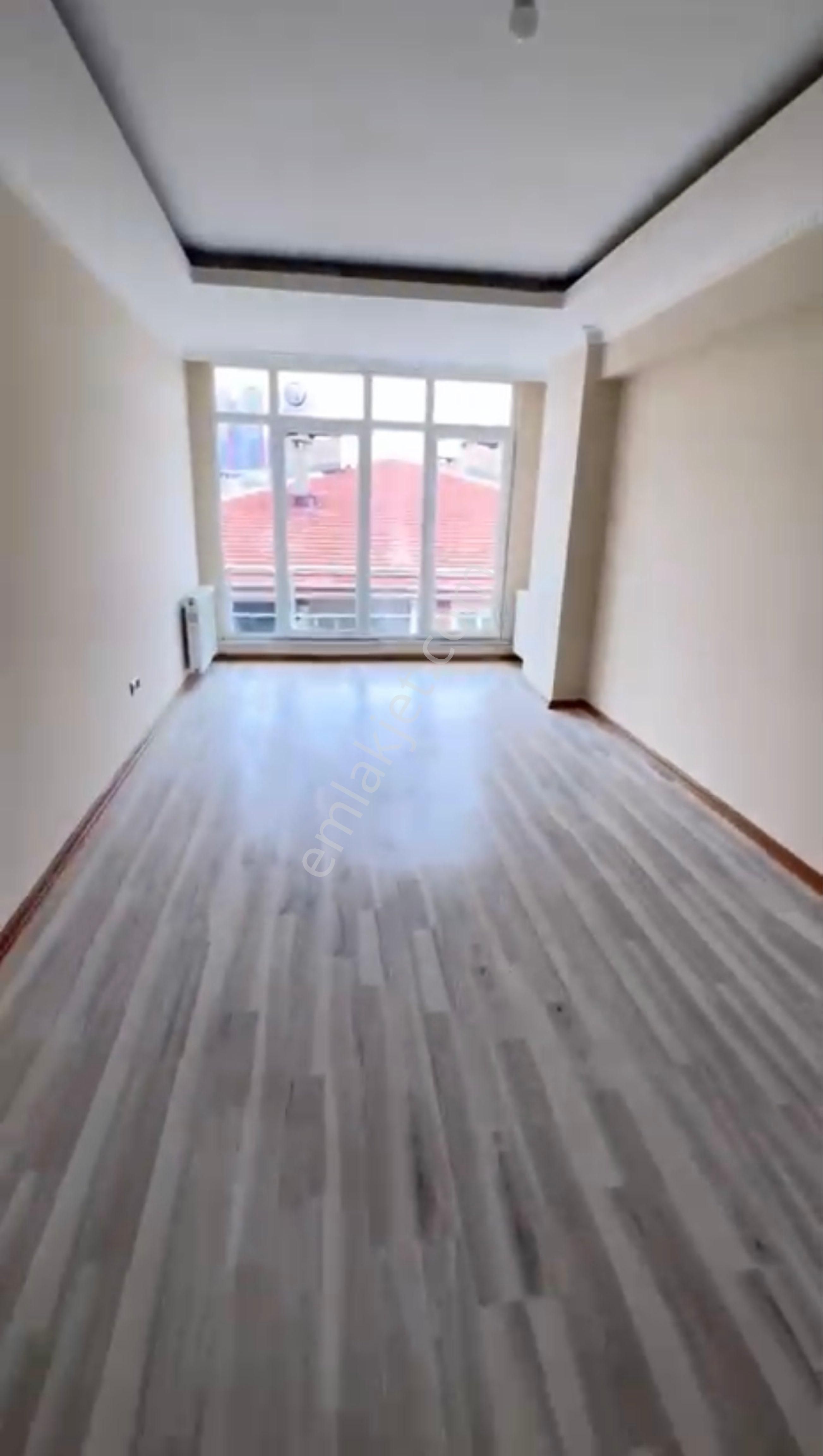 Kıraç Meydanda Asansörlü Asansör Aktıf Herkese Uygun Yenı Bına