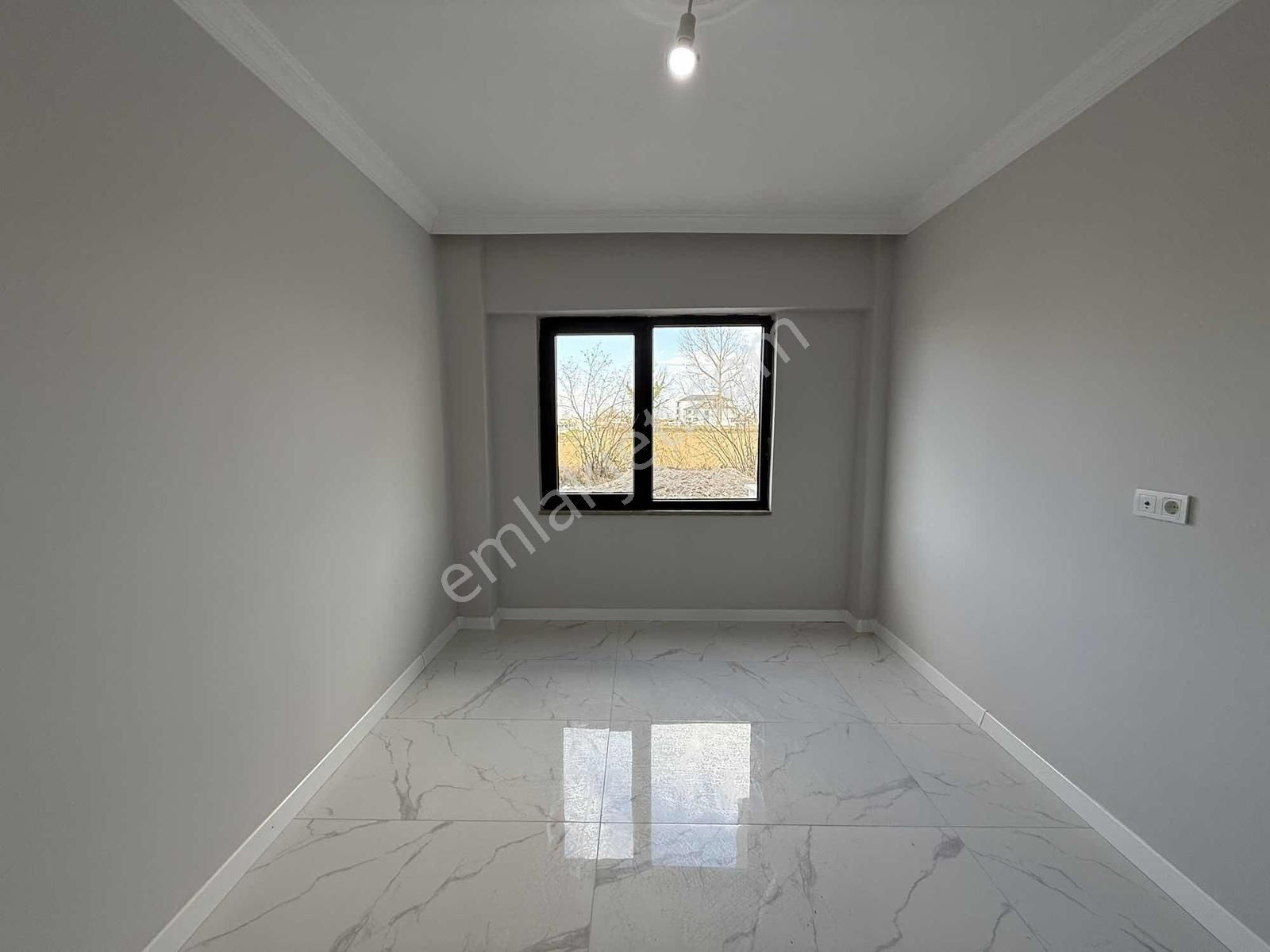 Yön Group'tan Çarşı Merkeze Yakın Kiralık 2+1 Daire - Görsel 8