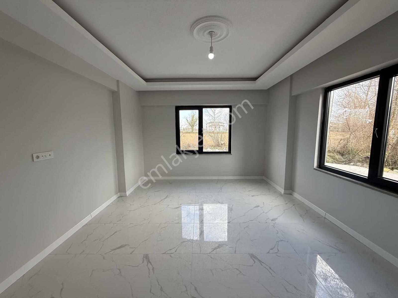 Yön Group'tan Çarşı Merkeze Yakın Kiralık 2+1 Daire - Görsel 25