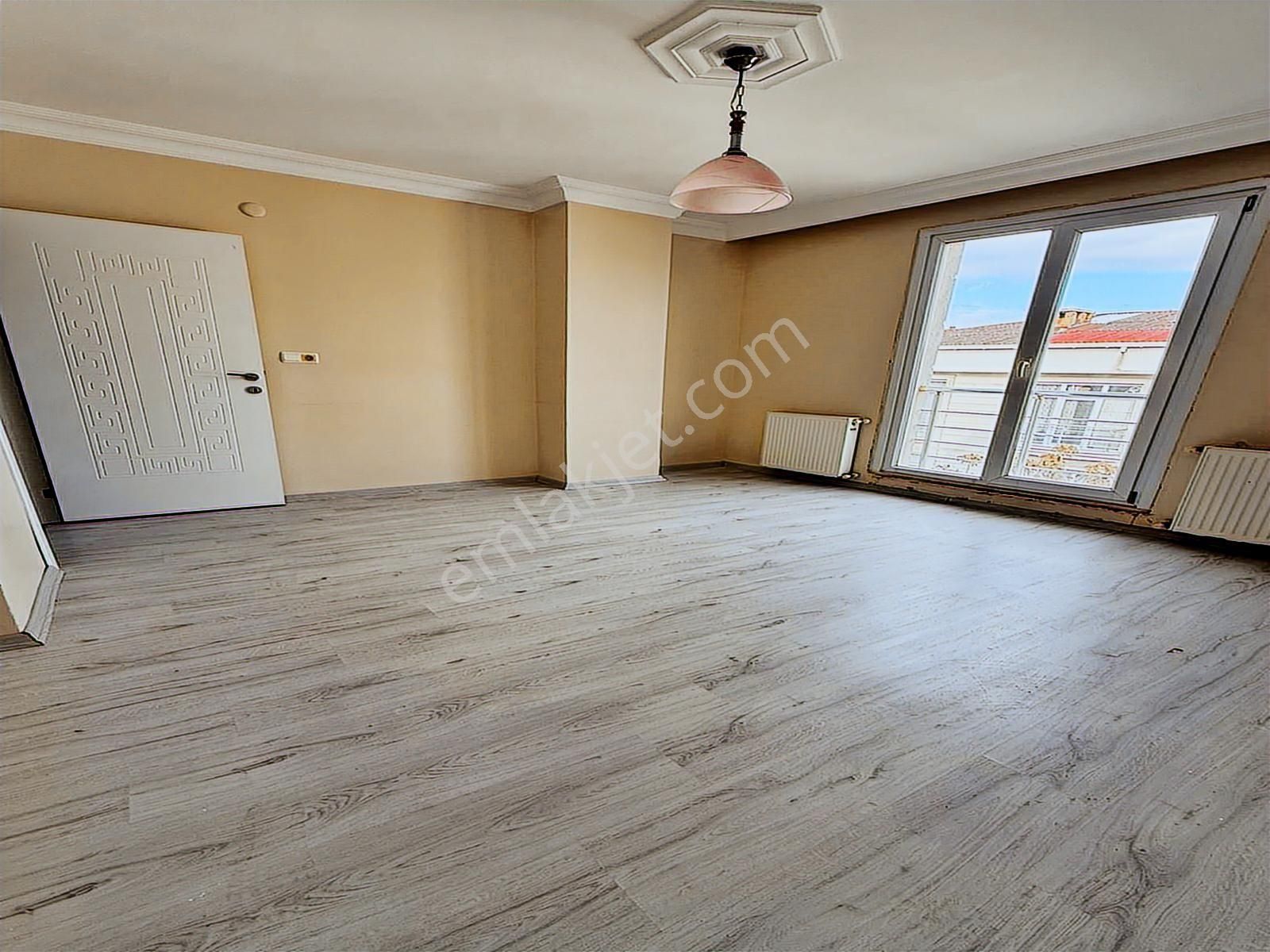 Mehterçeşme Satılık Asansörlü 2+1 Balkonlu Geniş Ferah Daire - Görsel 12