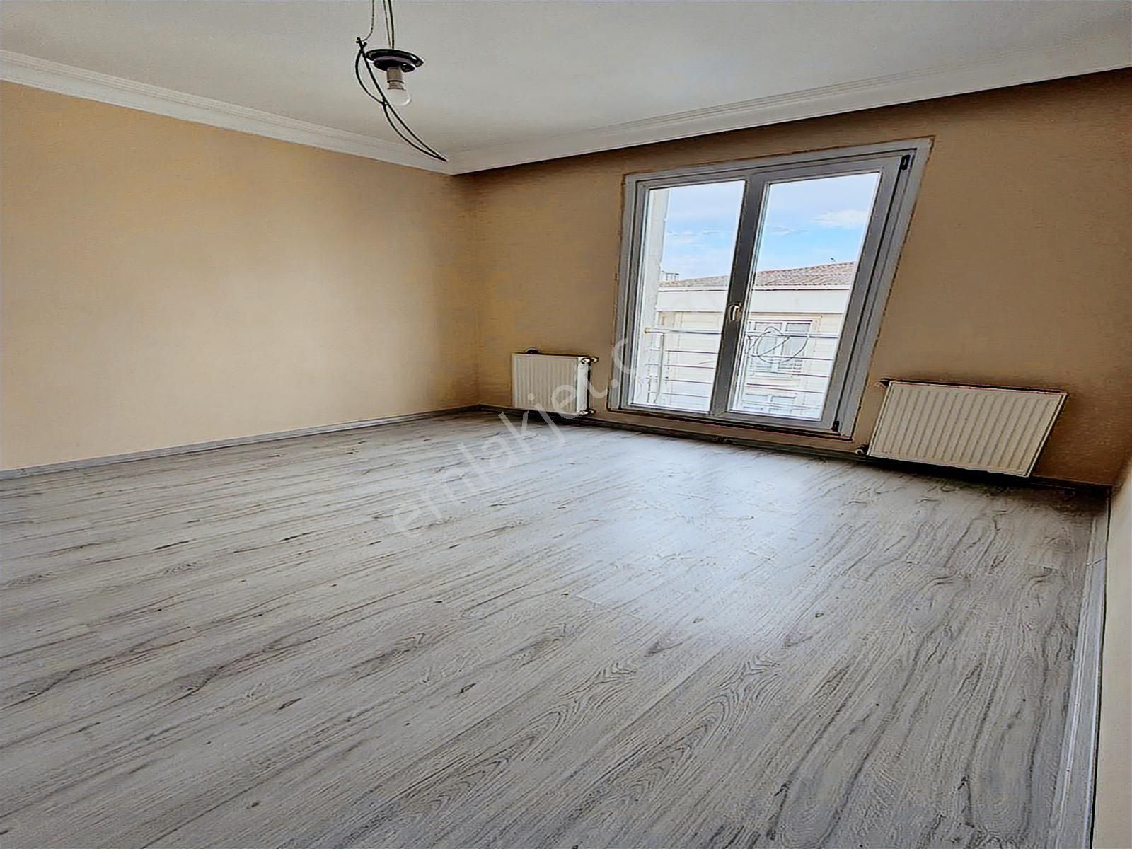 Mehterçeşme Satılık Asansörlü 2+1 Balkonlu Geniş Ferah Daire