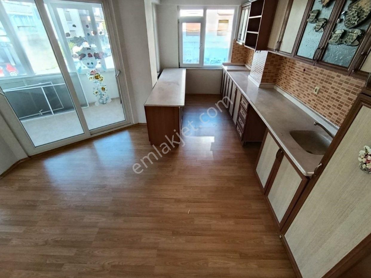 Altınkum Merkezde Denize 400 Metre Pazarın İçinde Ön Cephe 2+1 Daire - Görsel 11