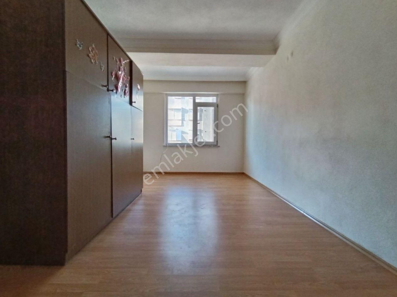 Altınkum Merkezde Denize 400 Metre Pazarın İçinde Ön Cephe 2+1 Daire - Görsel 20