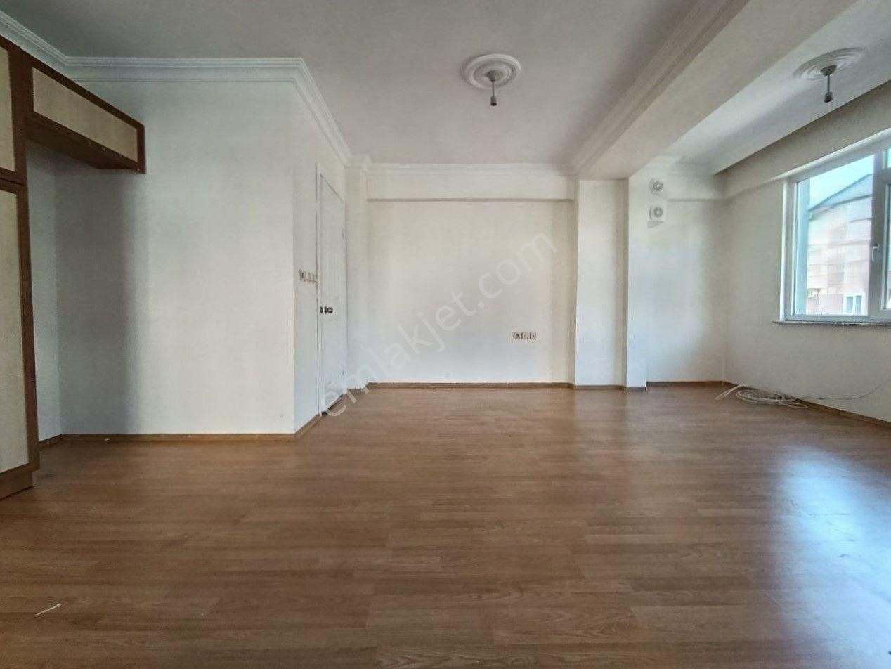 Altınkum Merkezde Denize 400 Metre Pazarın İçinde Ön Cephe 2+1 Daire - Görsel 6