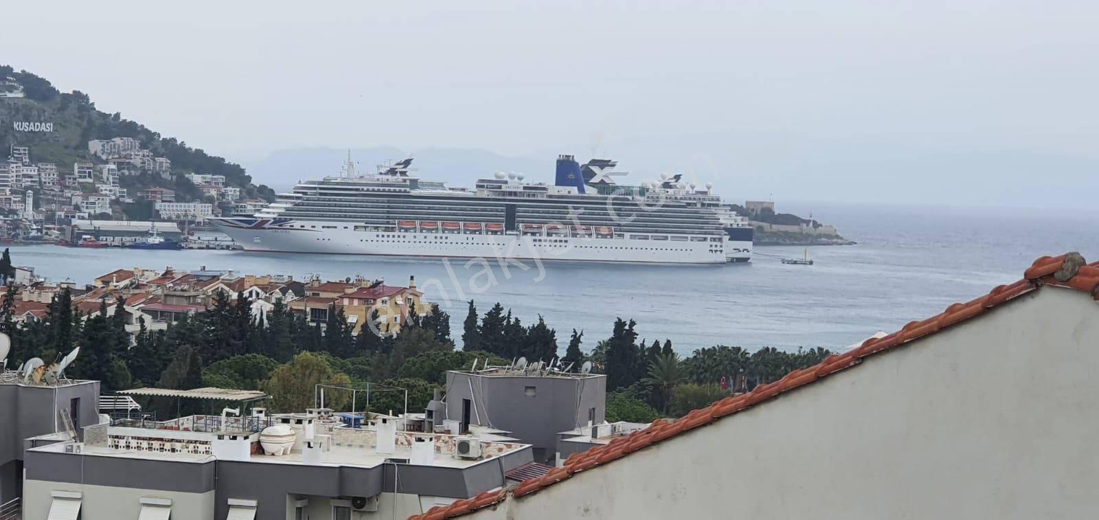 Kuşadası'nın En Prestijli Bölgesi'nde Satılık Villa Arsası