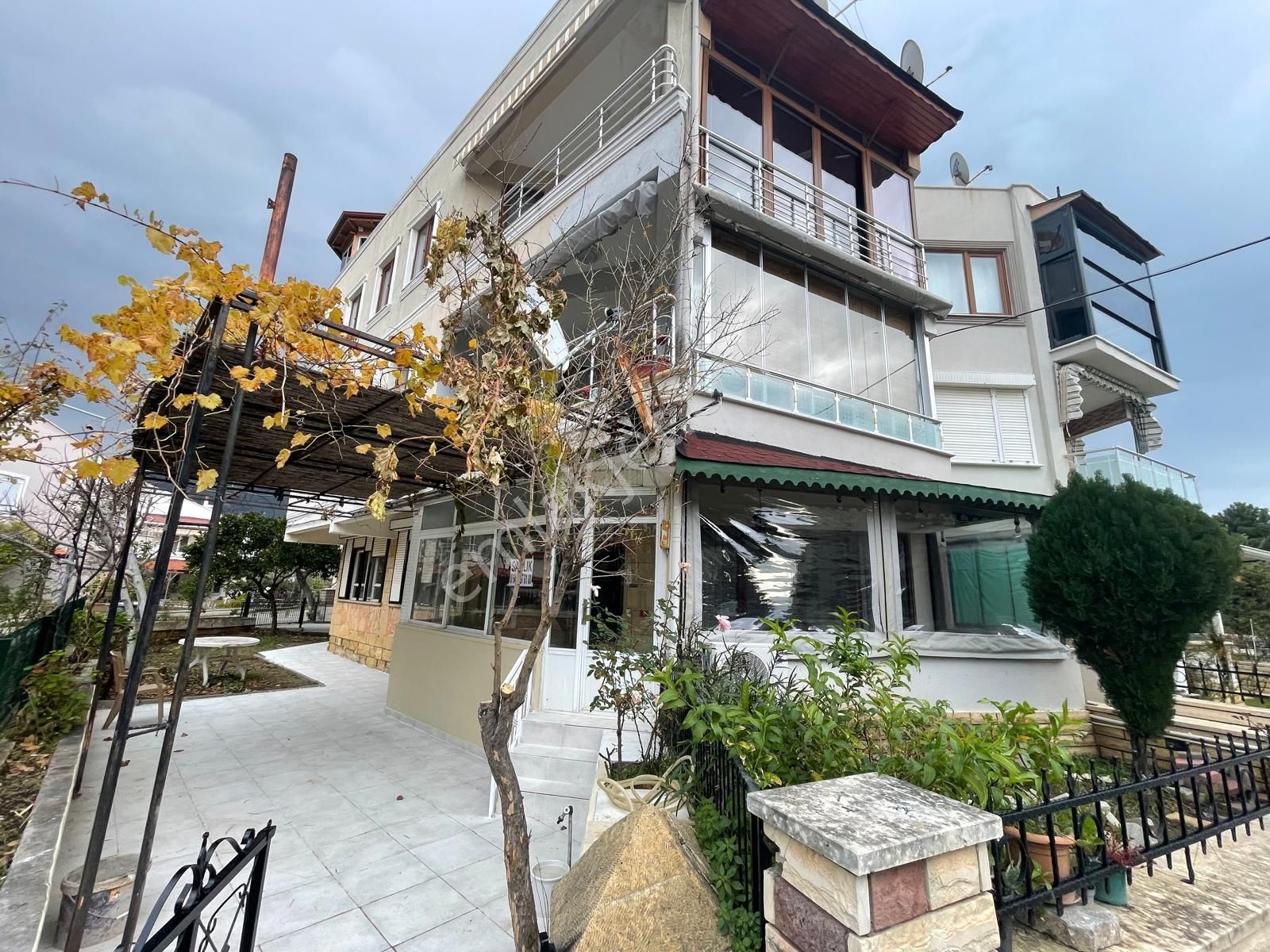 Altınoluk’ta Denize 1 Sokak – Müstakil Tadında, Bahçe Kullanımlı Daire - Görsel 28