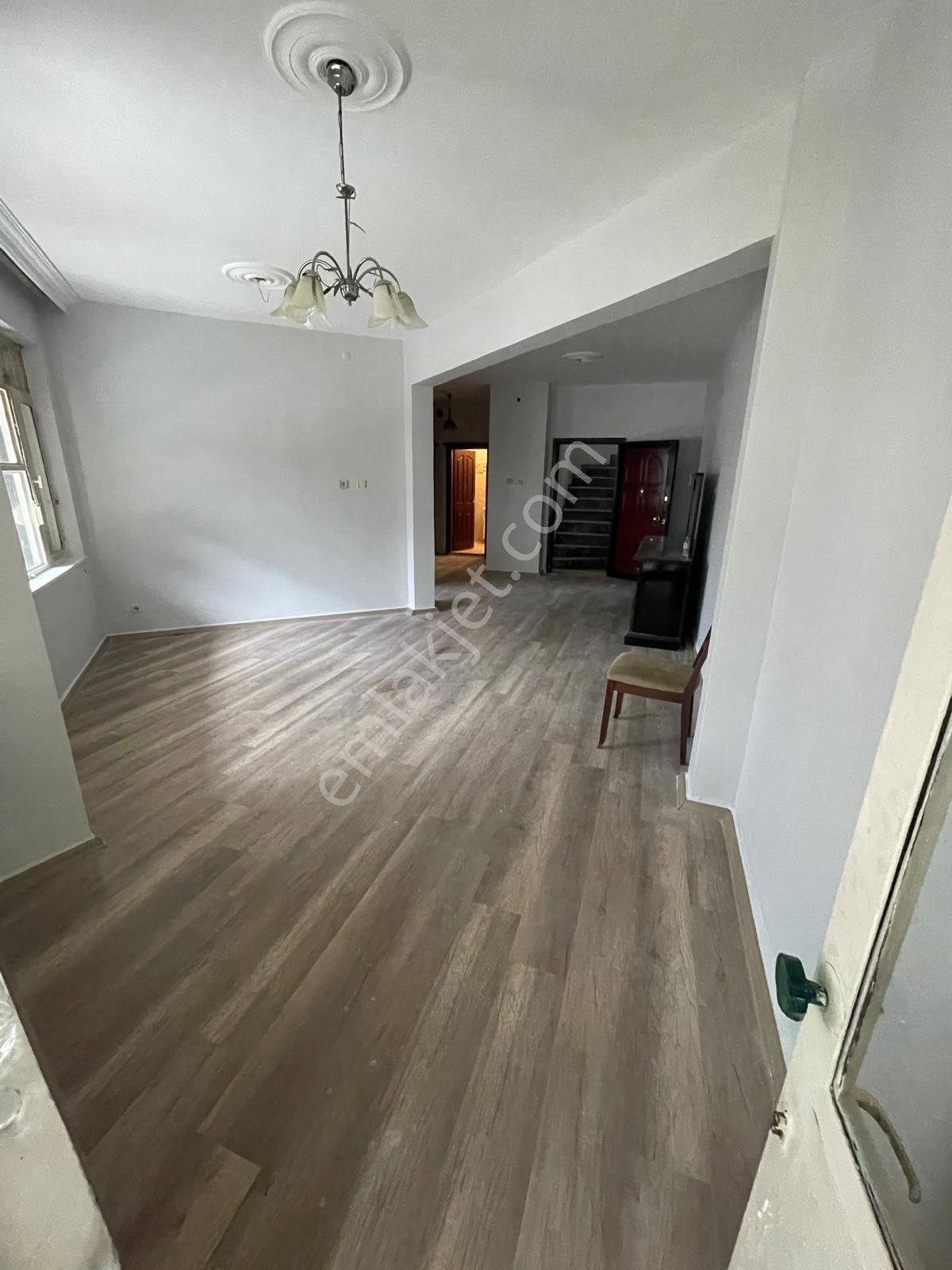 Altınoluk’ta Denize 1 Sokak – Müstakil Tadında, Bahçe Kullanımlı Daire - Görsel 26