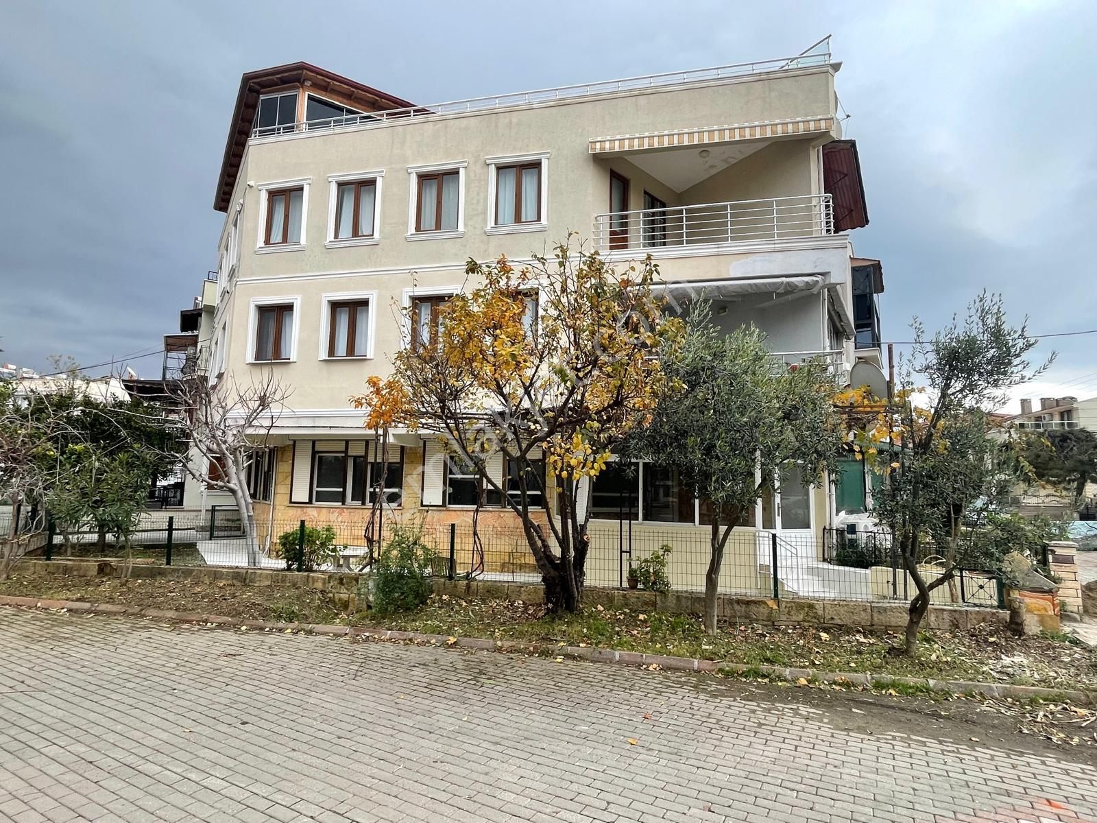 Altınoluk’ta Denize 1 Sokak – Müstakil Tadında, Bahçe Kullanımlı Daire - Görsel 31