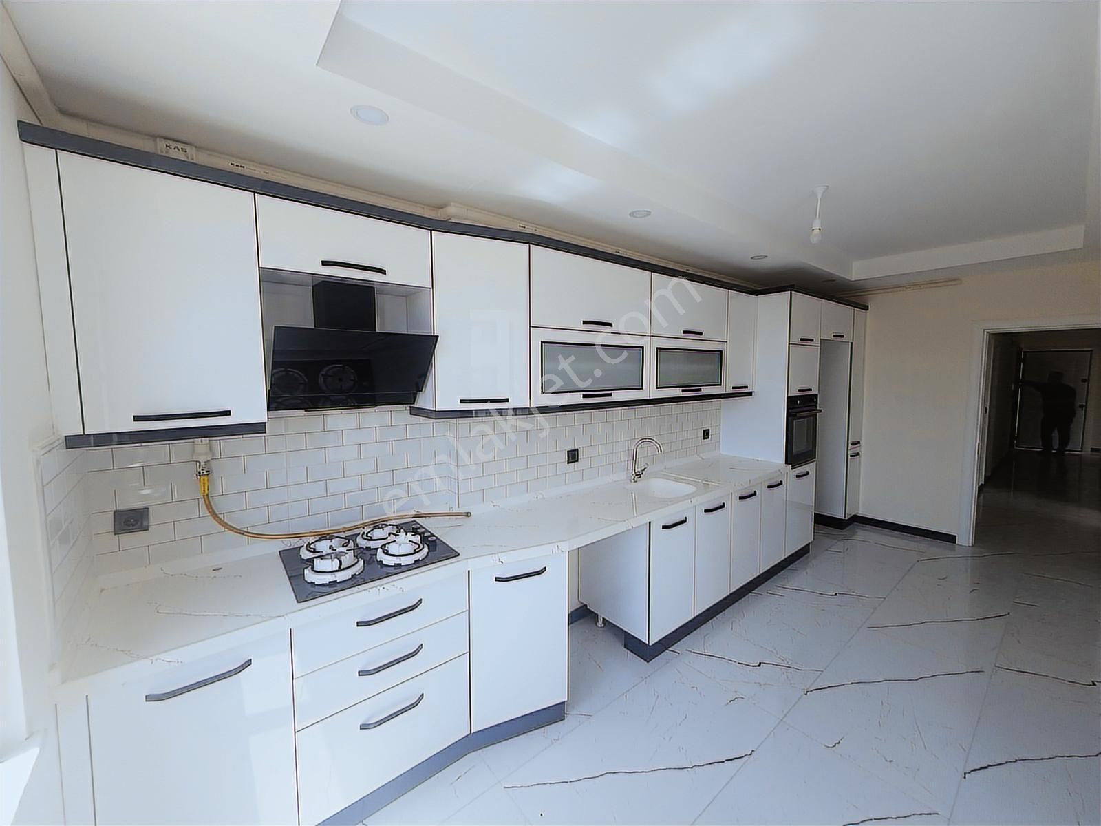 Rw Nefes' Ten Burhaniye Merkezde Satılık 2+1 Ferah Daire