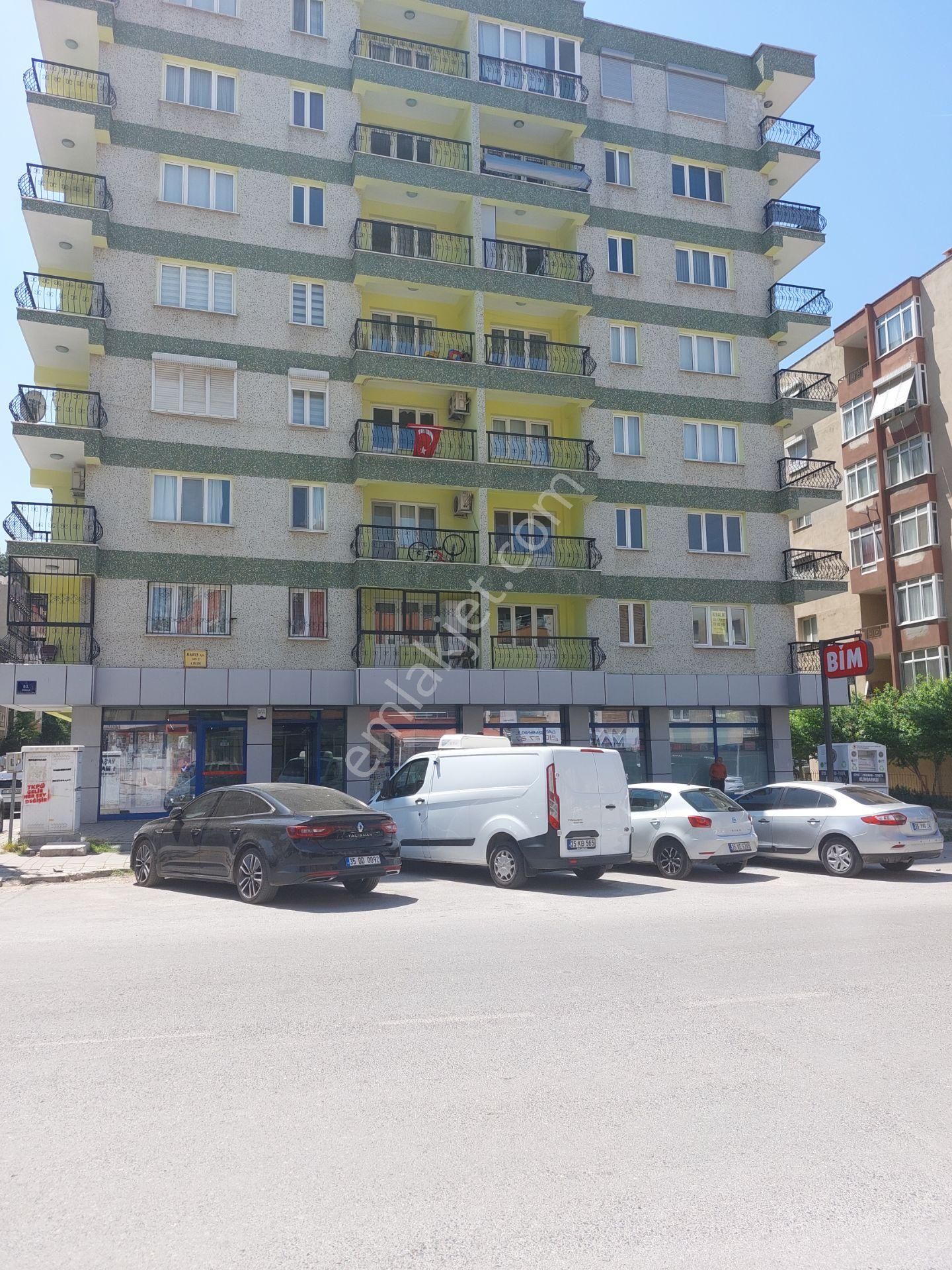 Buca Hasanağa Parkı Karşısı Arakat Doğalgazlı 135m2 3+1 Daire
