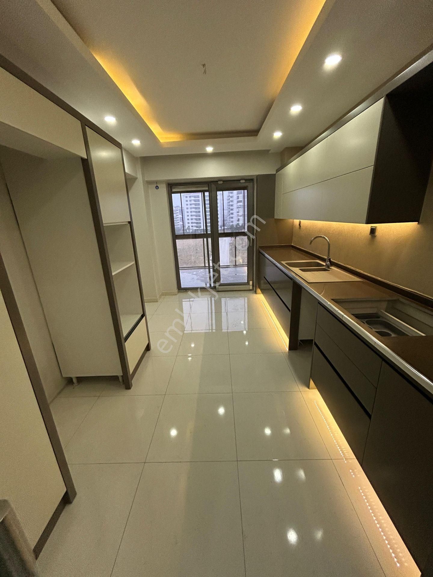 Kaan Emlaktan Şemiklerde 3+1 Site İçerisinde Havuzlu Lüks Kiralık Daire - Görsel 2