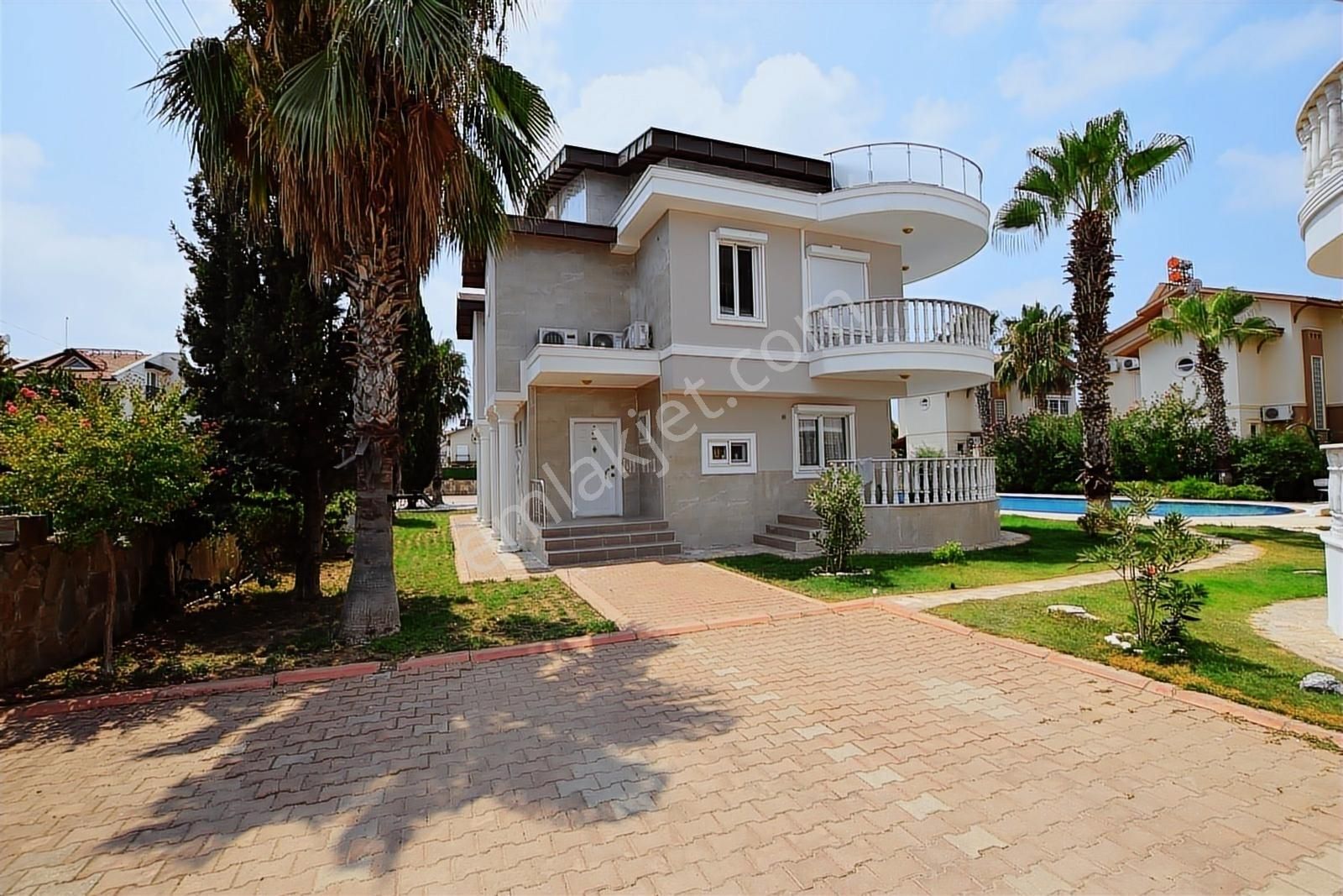 Antalya Belek'te Site İçi 3+1 Satılık Villa - Görsel 33