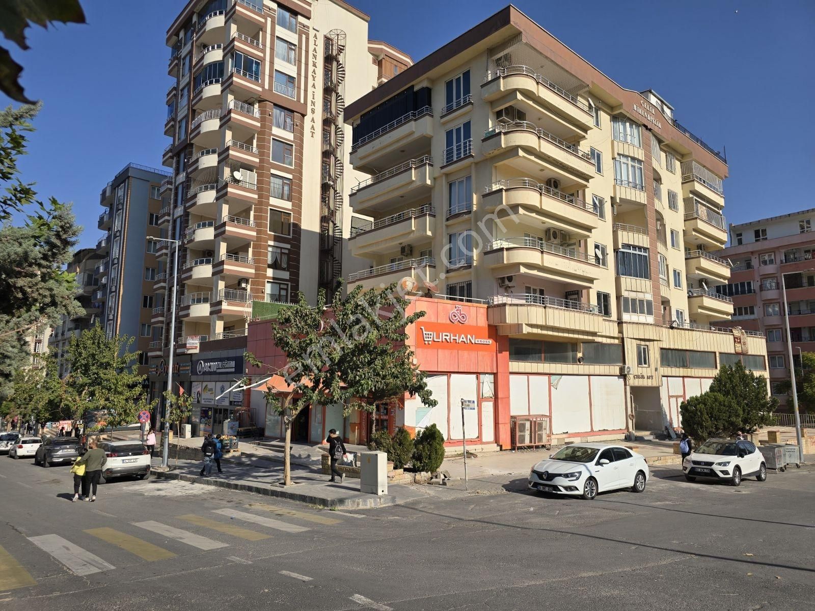 Yasin Batan'dan Karşıyaka'da Full Bakımlı Masrafsız Daire!