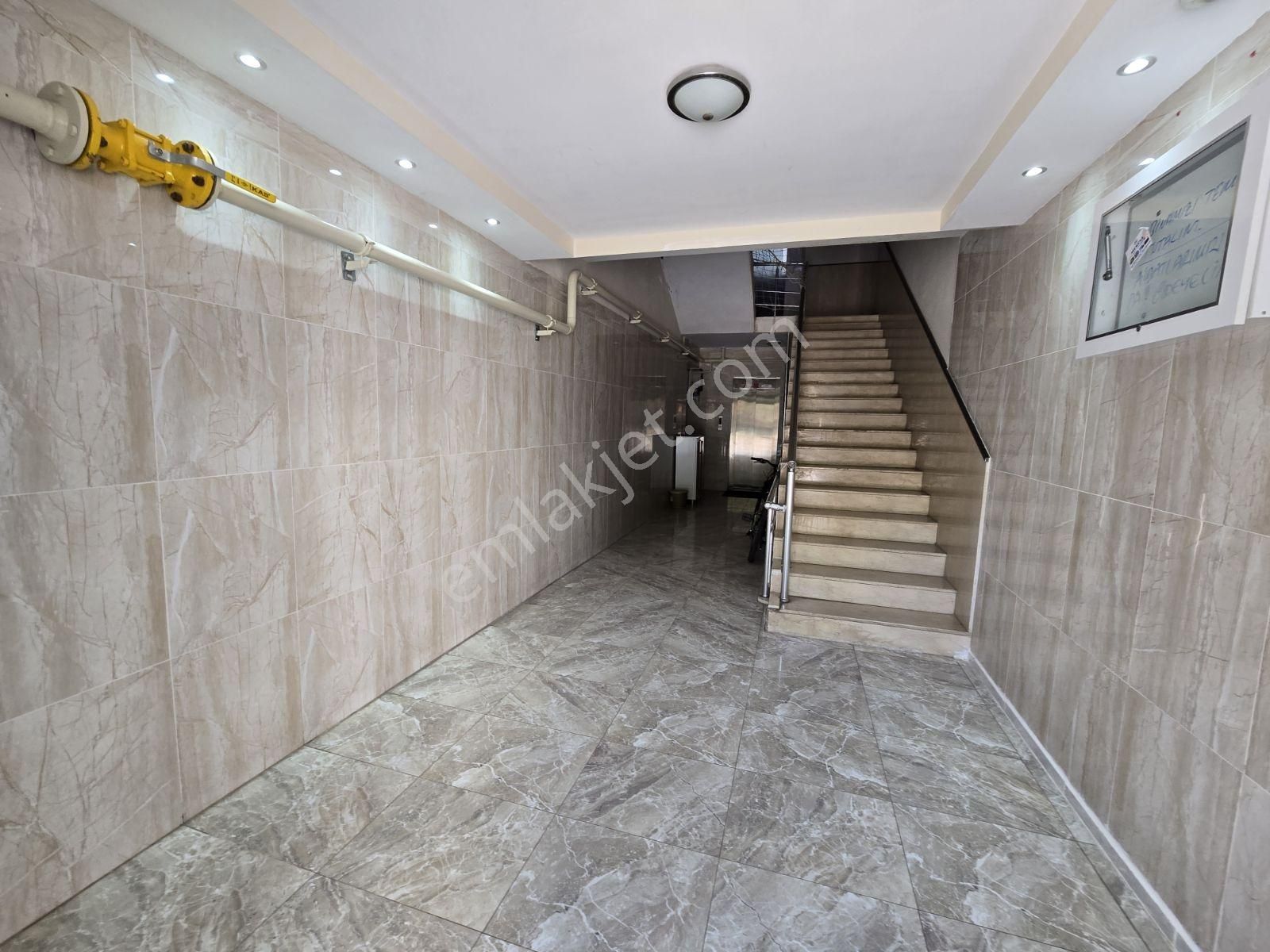 Yasin Batan'dan 35 Metreye 2. Parsel Geniş Arakat Mükemmel Daire - Görsel 32