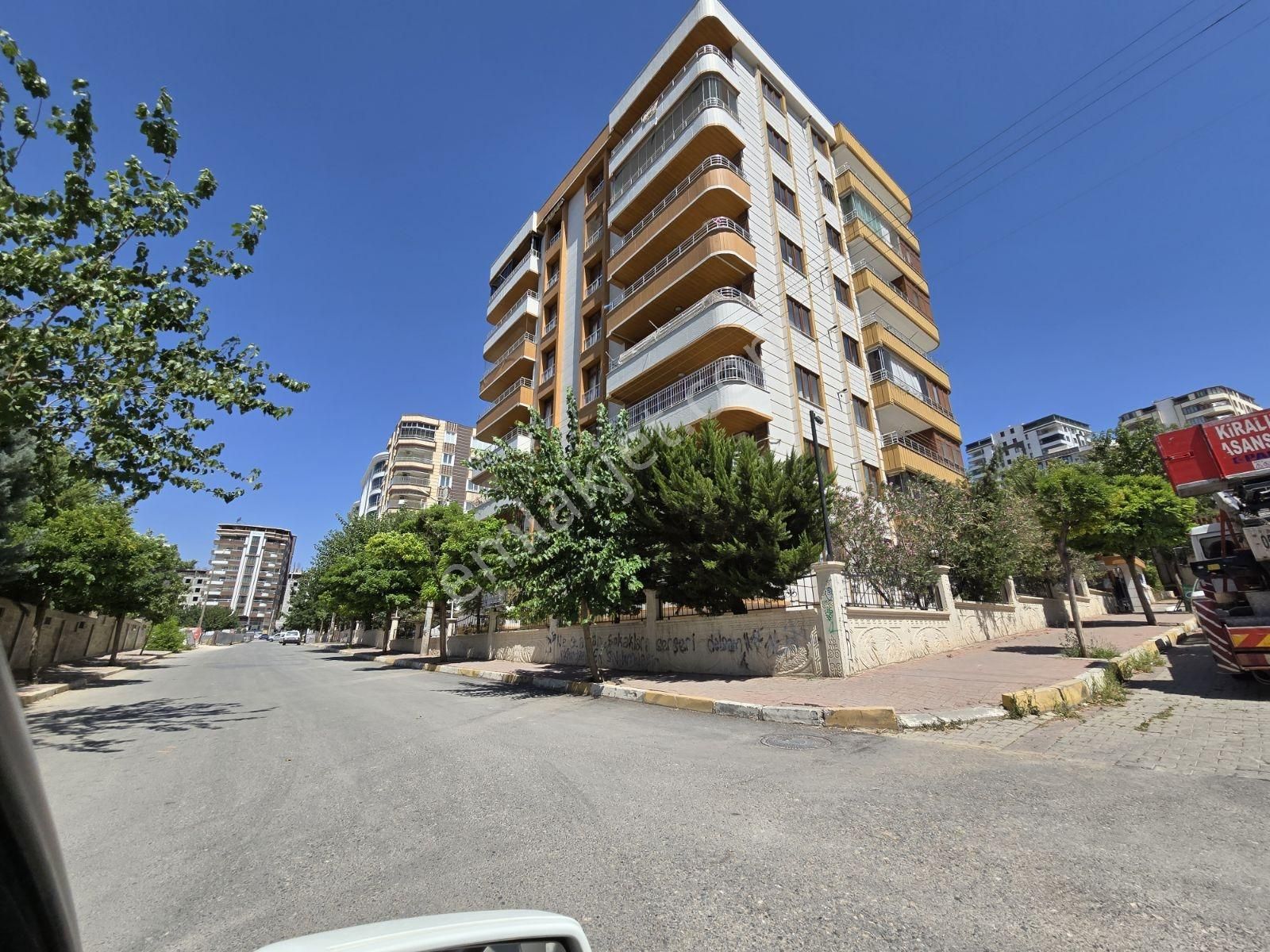 Yasin Batan'dan 35 Metreye 2. Parsel Geniş Arakat Mükemmel Daire