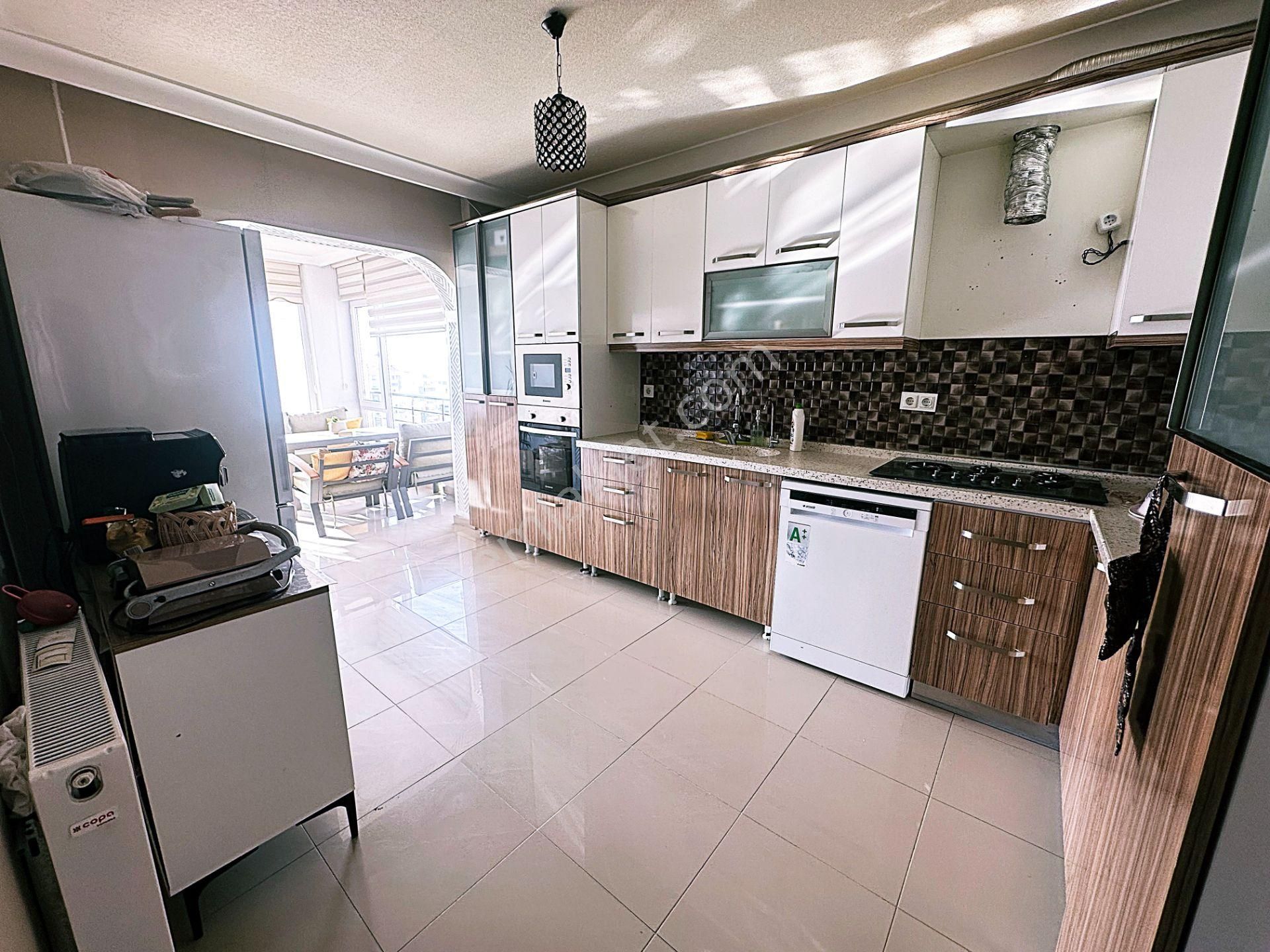 Cihandan Kalatepe Demirdağ Cadde Üzeri Satlık Yapılı 4+1 Daire