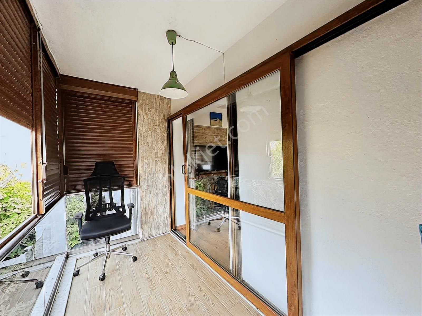 Merkezde Eşyalarıyla Birlikte Bakımlı 1+1 Satılık Daire - Görsel 7