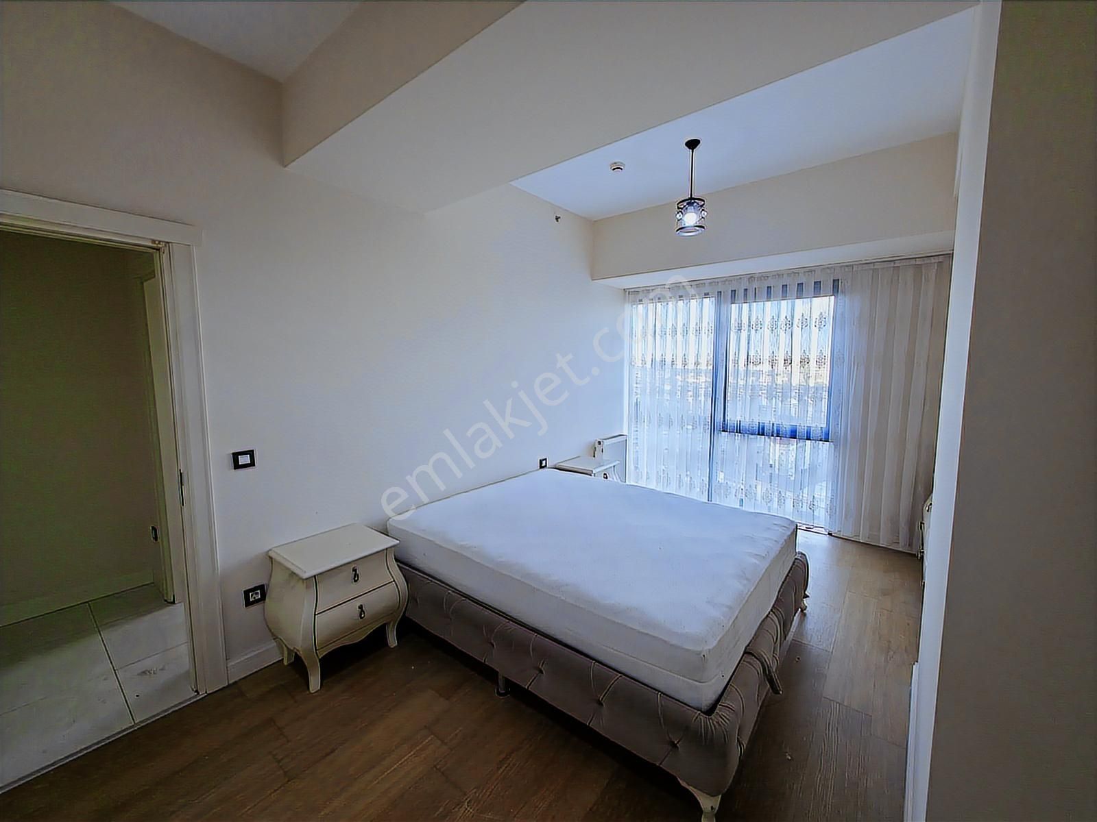 Venezia`da Buyuk Tıpı 2+1satılık Daıre Boş Ve Taşınmaya Hazır - Görsel 4