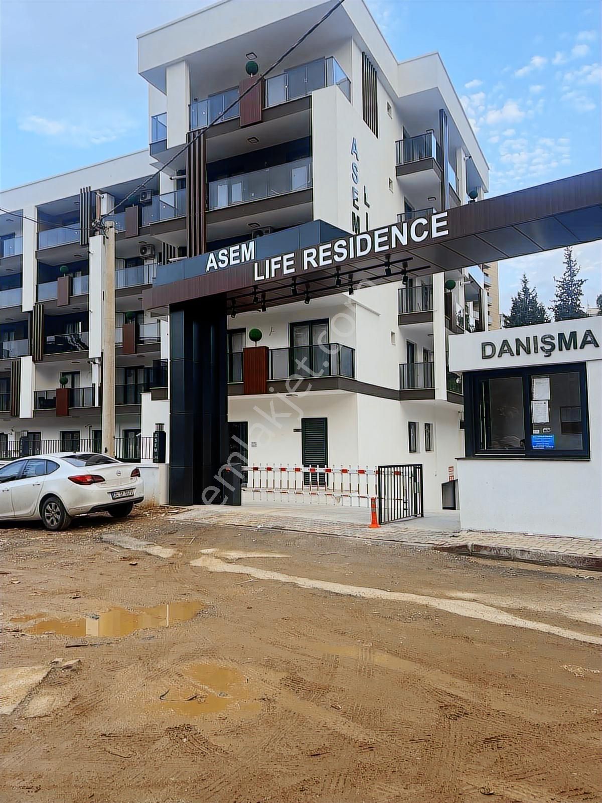 Asem Life Sitesinde Güvenlikli, Bahçeli,kapalı Otoparklı 1+1