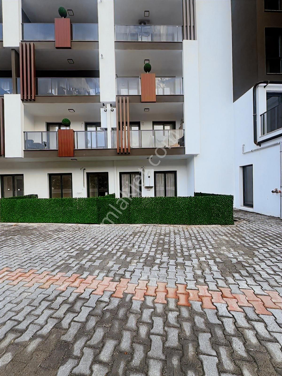 Asem Life Sitesinde Güvenlikli, Bahçeli,kapalı Otoparklı 1+1 - Görsel 32
