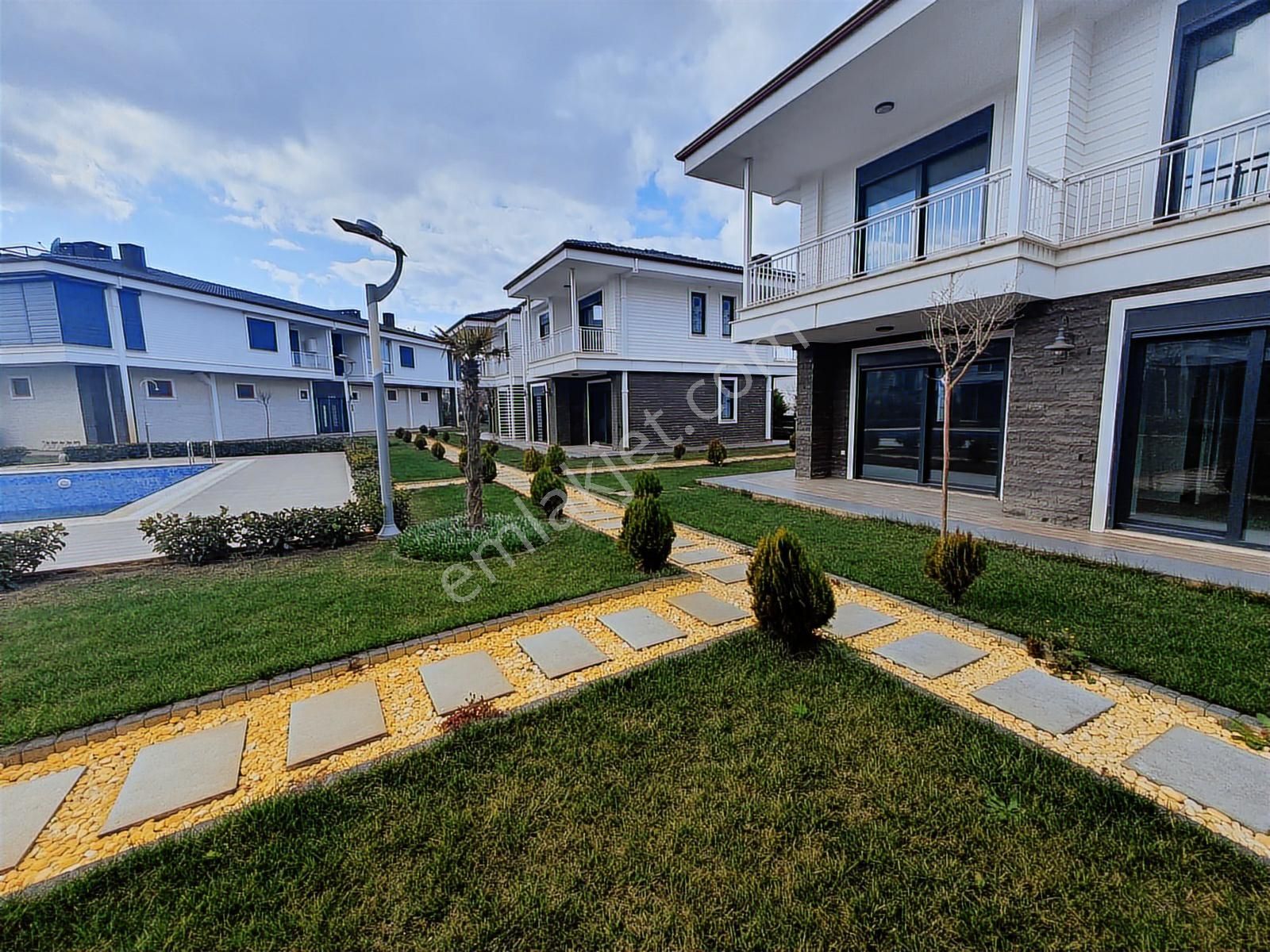 Rw Nefes'ten Pelitköy Sahil'de Satılık 3+1 Villa - Görsel 23