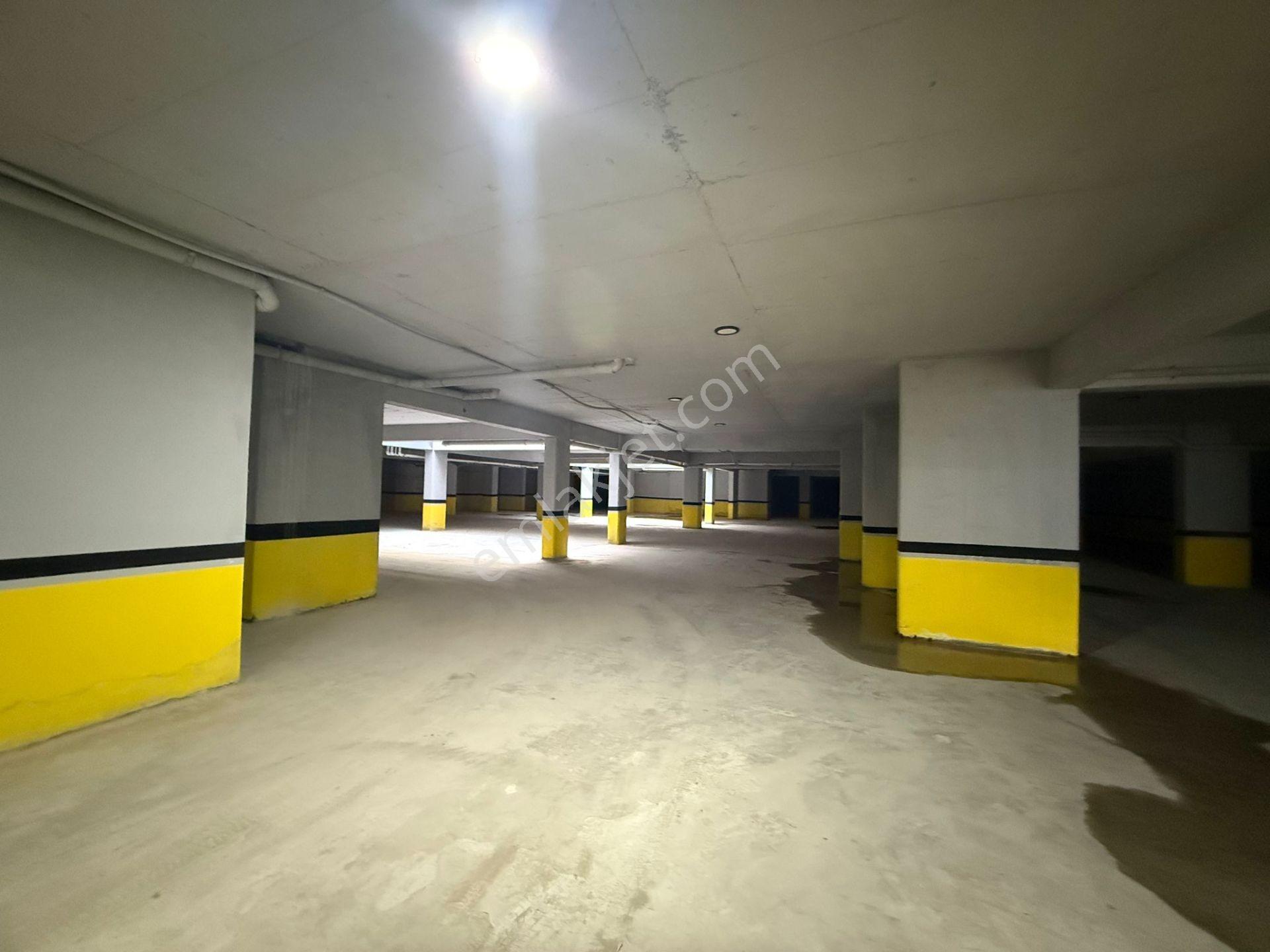 İncek'te Bölgenin Tek Kapalı Otoparklı Sitesinde 2+1 Satılık - Görsel 34