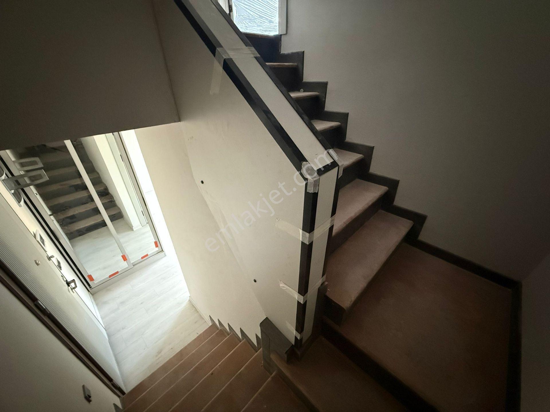 İncek'te Bölgenin Tek Kapalı Otoparklı Sitesinde 2+1 Satılık - Görsel 26