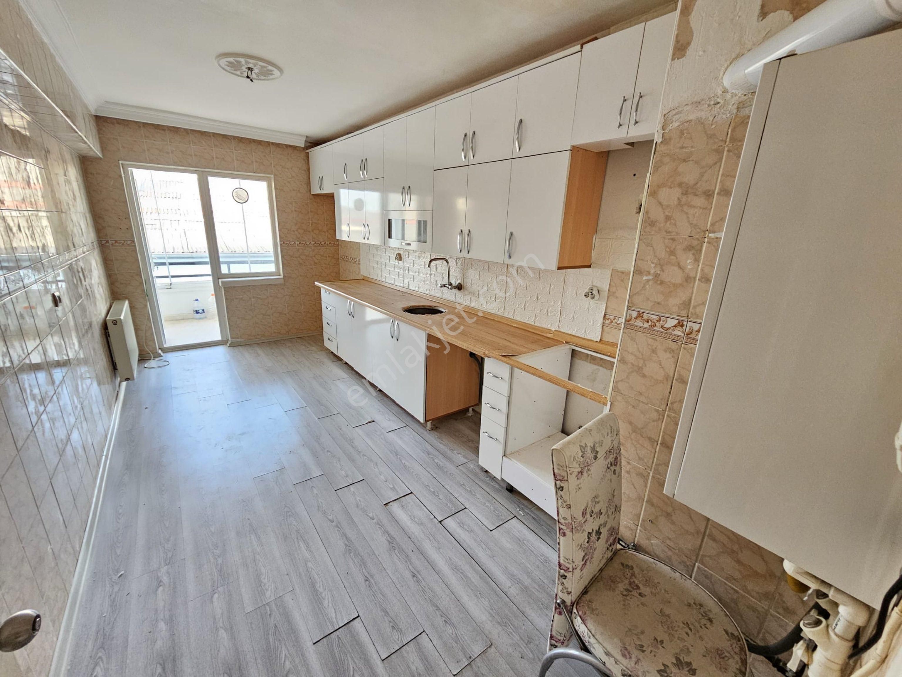 Güler Emlak’dan Ankara H.gazi Başak Mh. Satılık 3+1 Daire