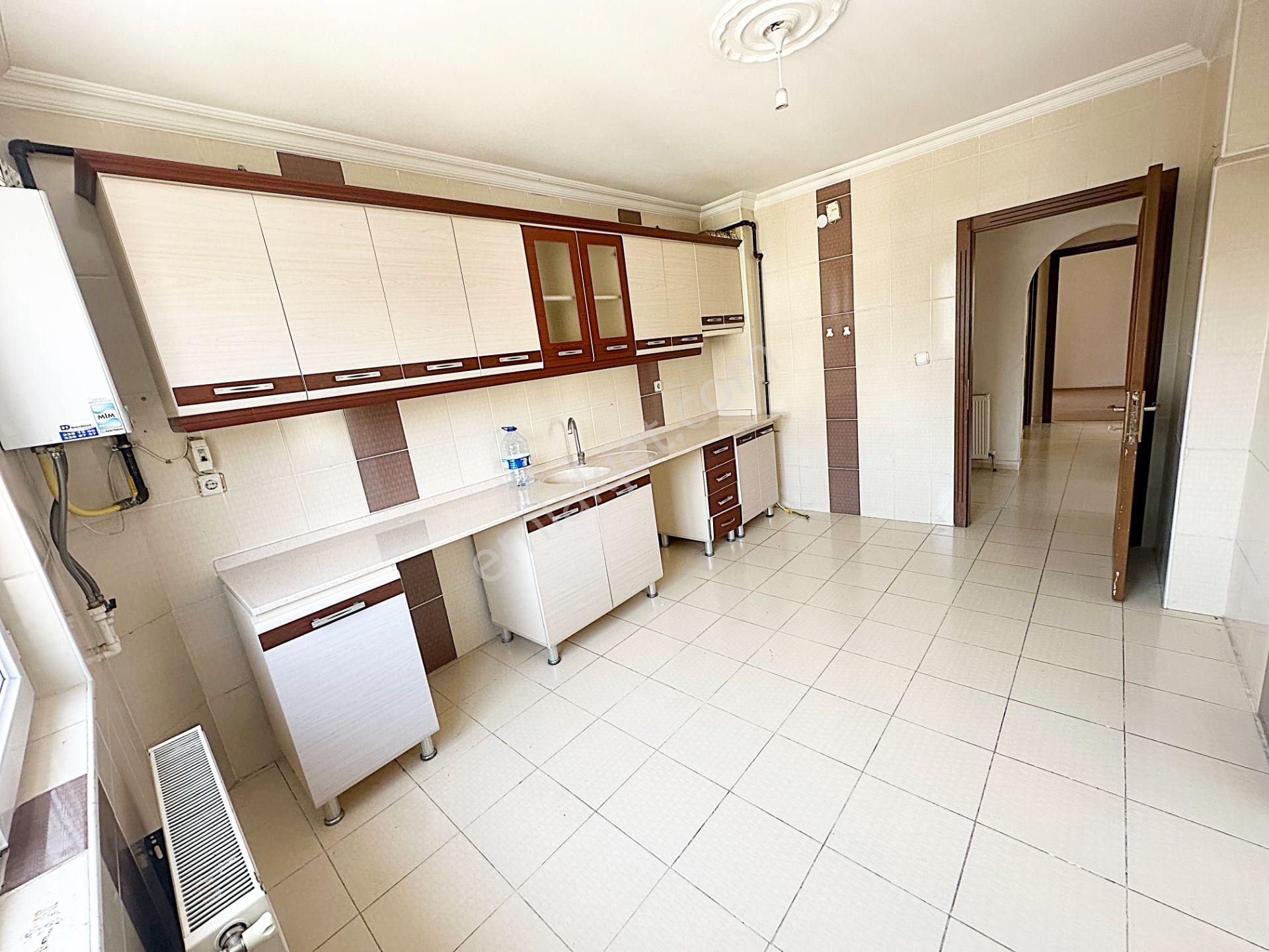 Cihandan Barıştepe Mah Park Manzaralı 3+1 4.katta Kiralık - Görsel 5