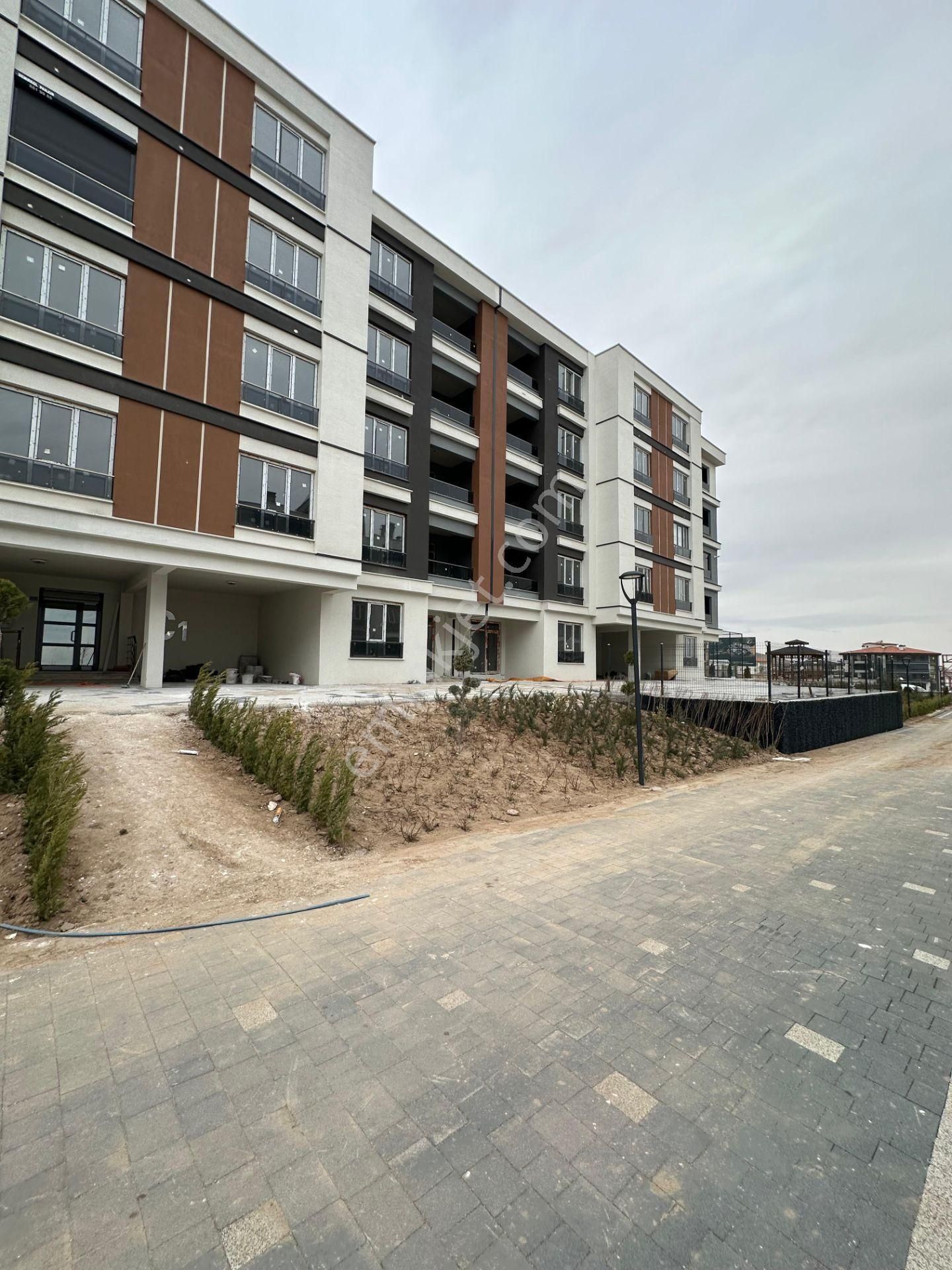 Selahaddin Eyyübide 4.5+1 Site İçi Arakat Lüks Daire - Görsel 2