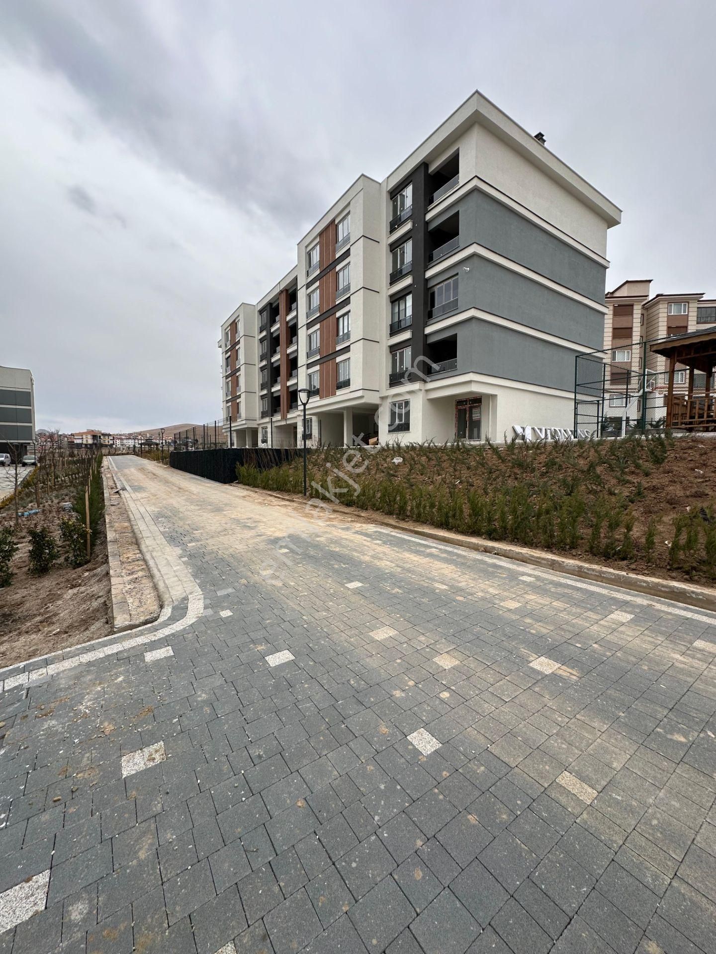 Selahaddin Eyyübide 4.5+1 Site İçi Arakat Lüks Daire